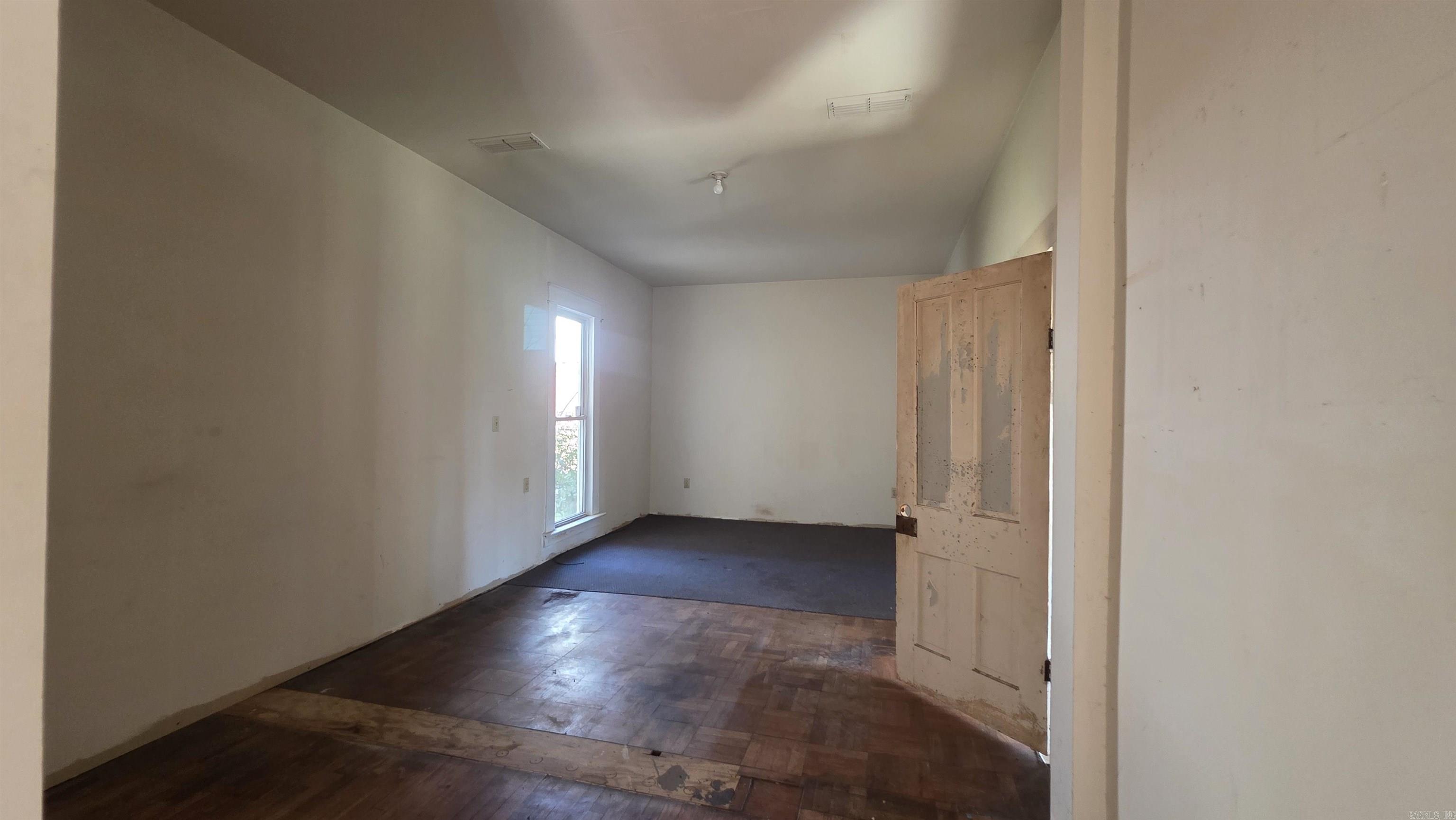 207 W Central  Warren, AR