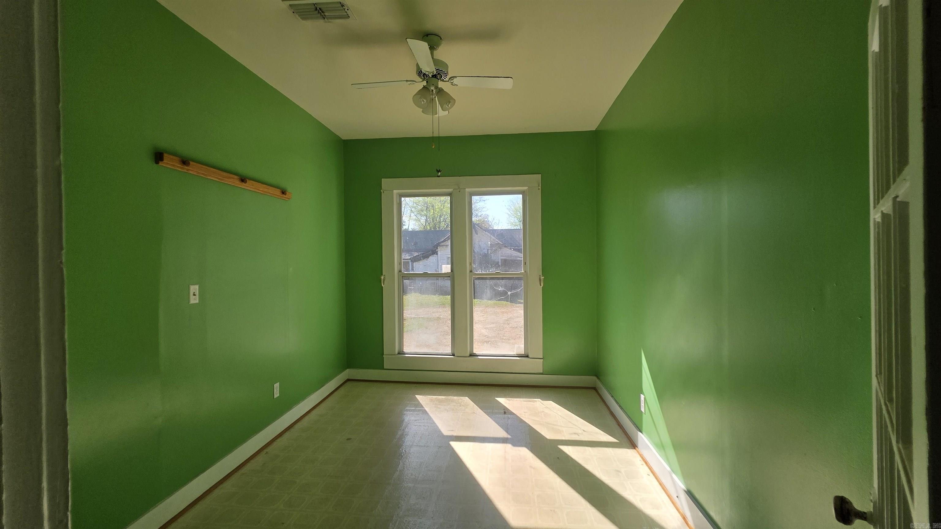 207 W Central  Warren, AR