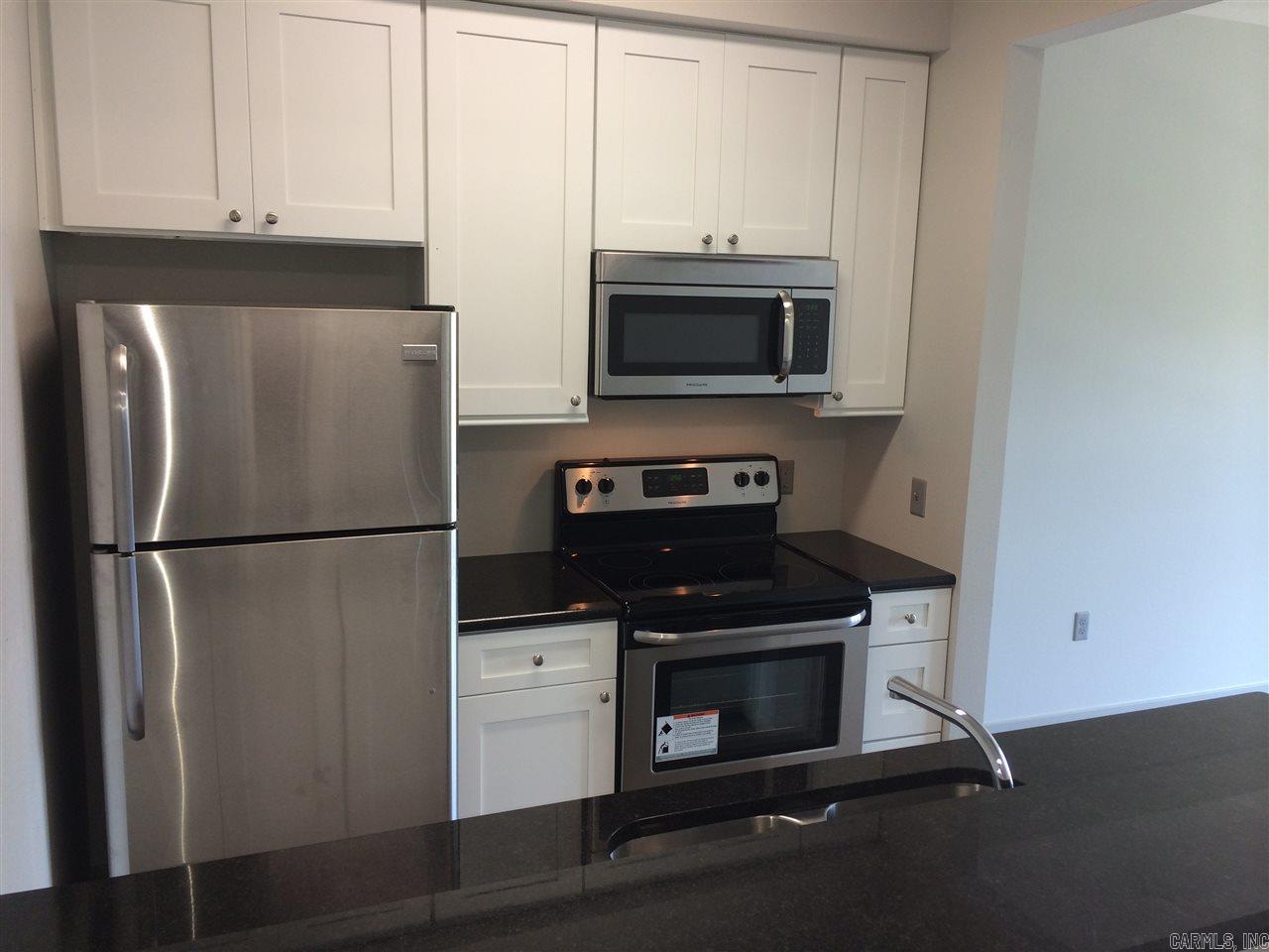 1855 McKennon  Conway, AR