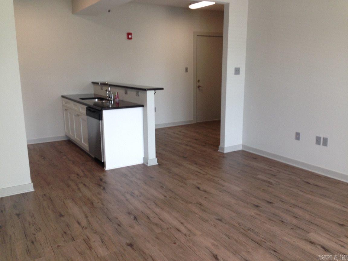 1855 McKennon  Conway, AR