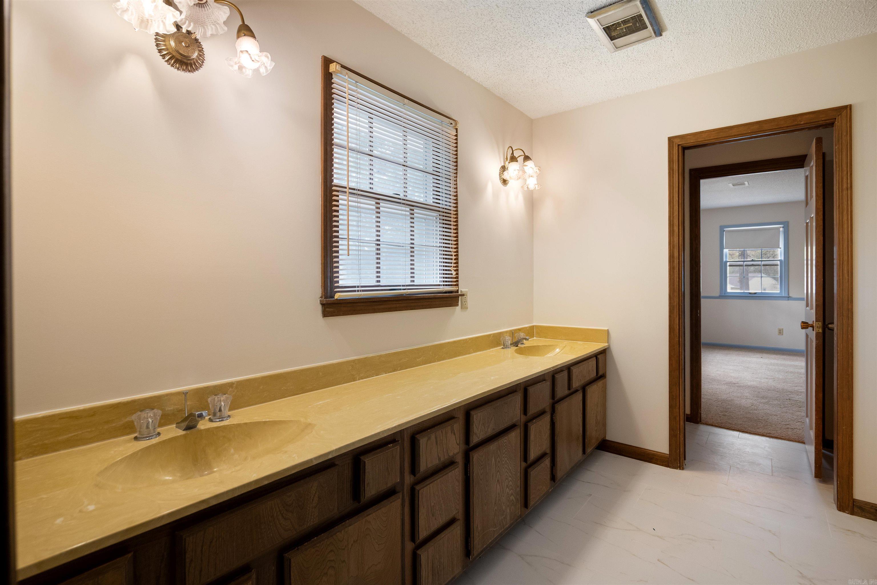 1407 Redbud  Jonesboro, AR