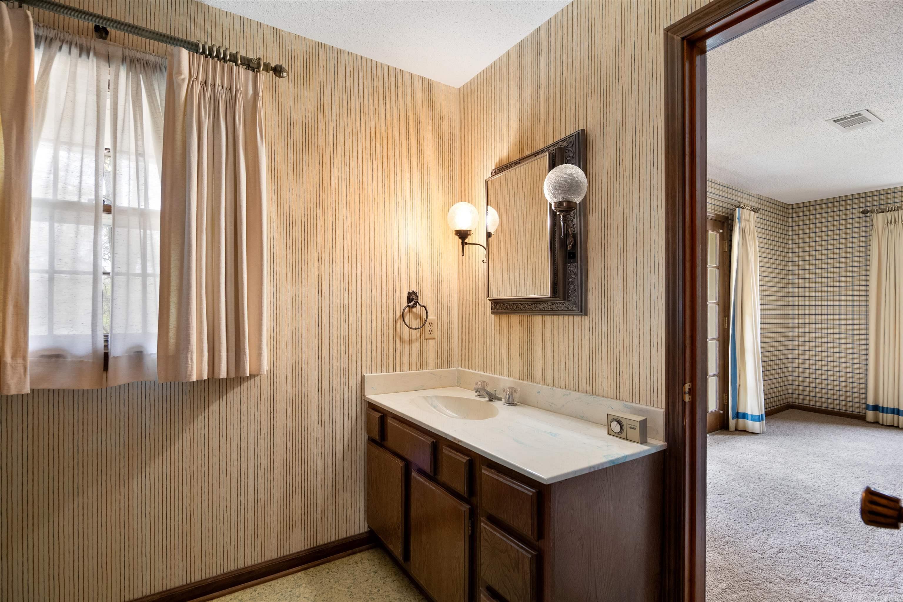 1407 Redbud  Jonesboro, AR