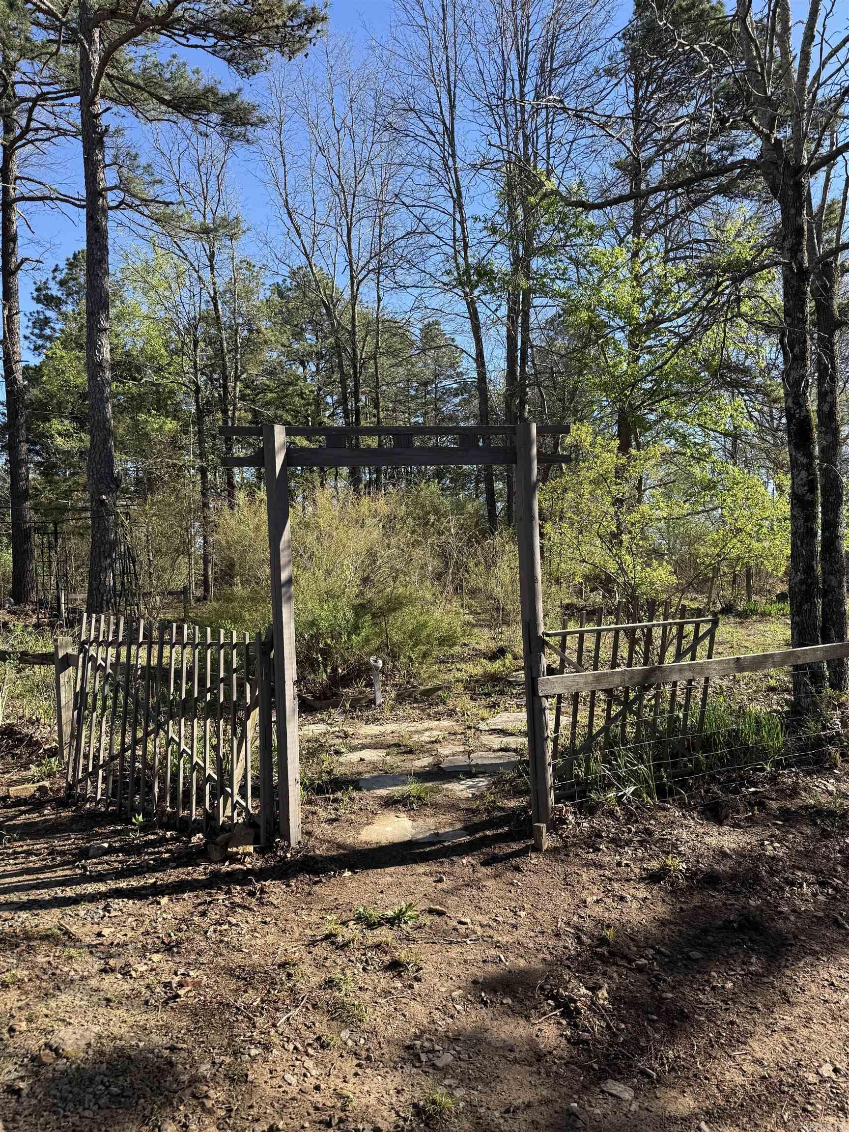 490 Otis Rd  Clinton, AR