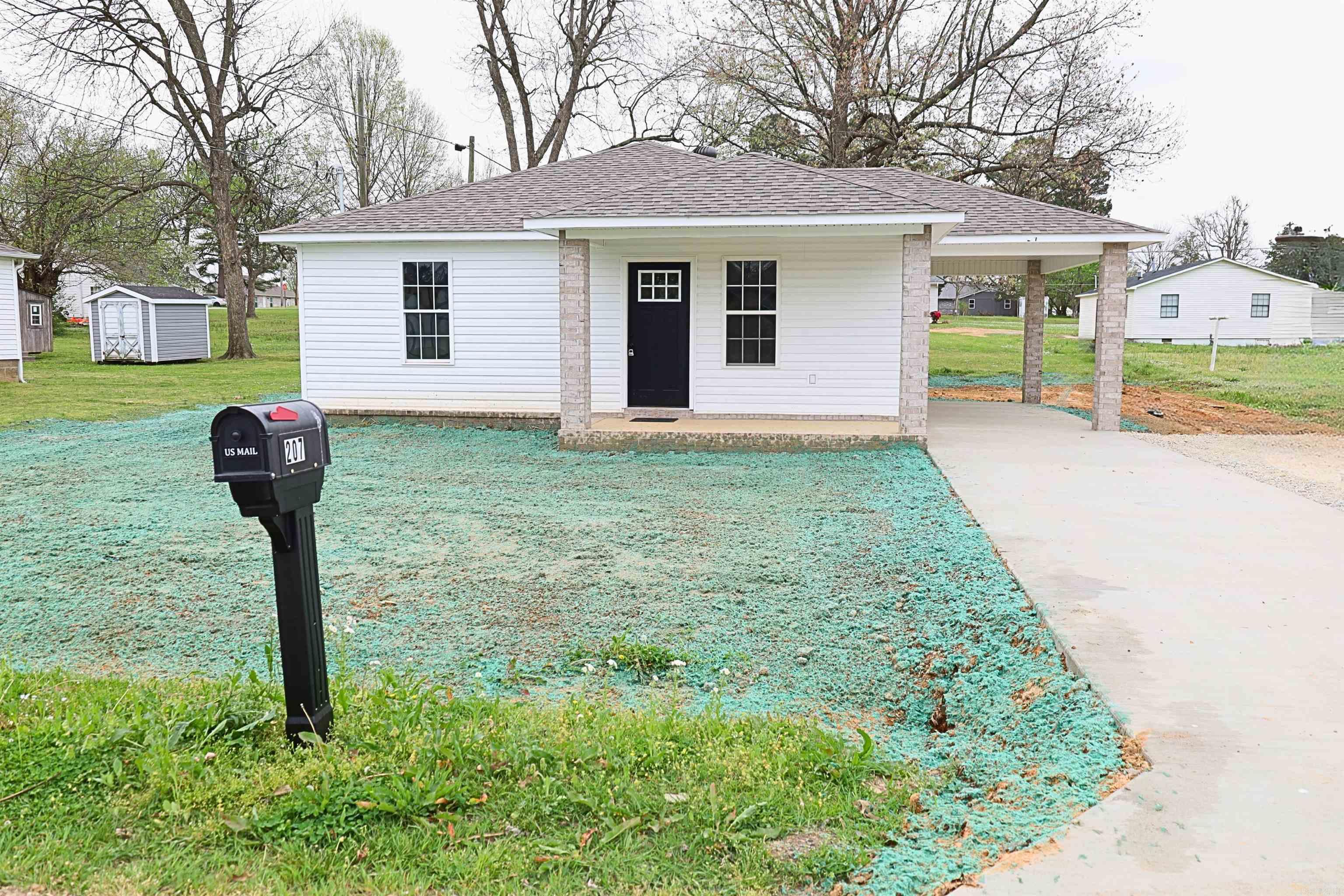 207 W Warner  Marmaduke, AR