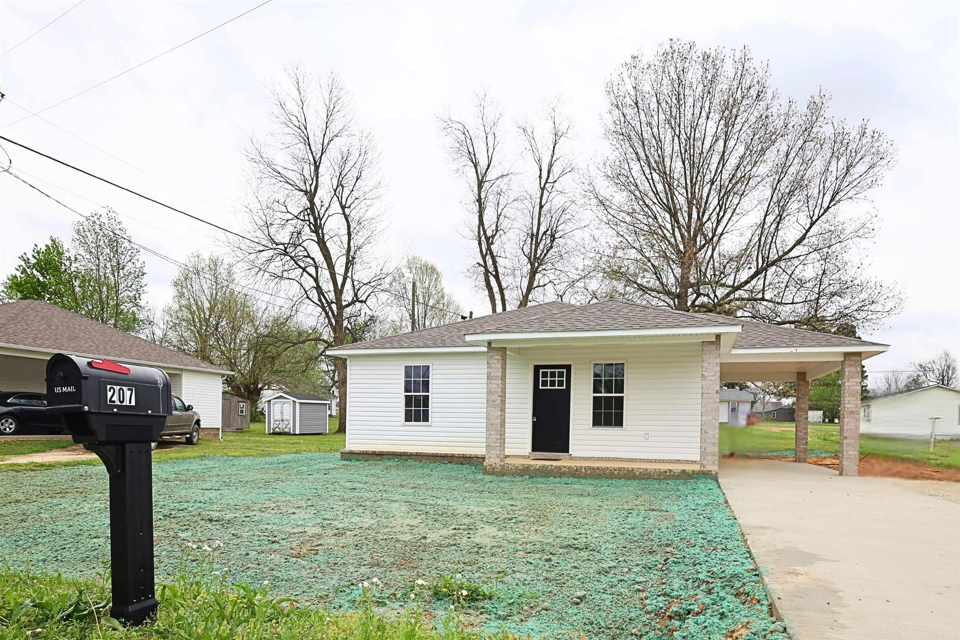 207 W Warner  Marmaduke, AR