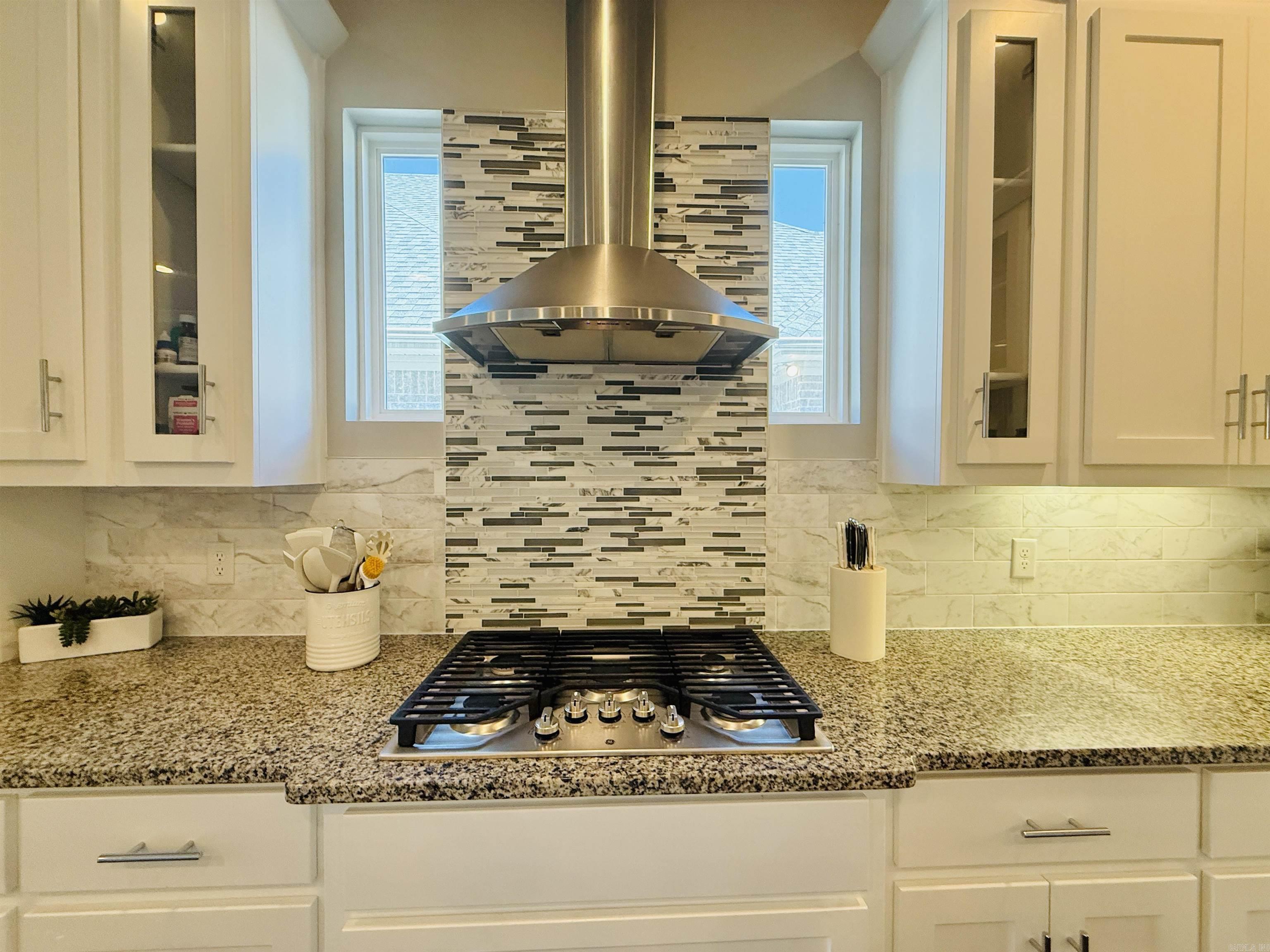 8 BENTWOOD  Little Rock, AR