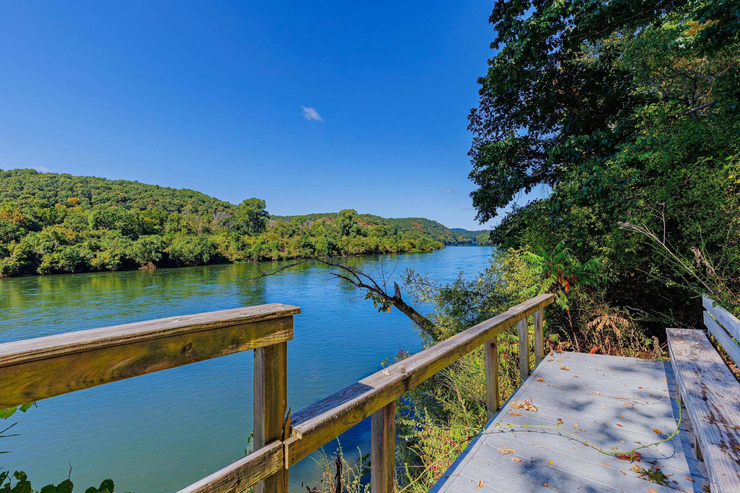 1194 Sadieville  Calico Rock, AR