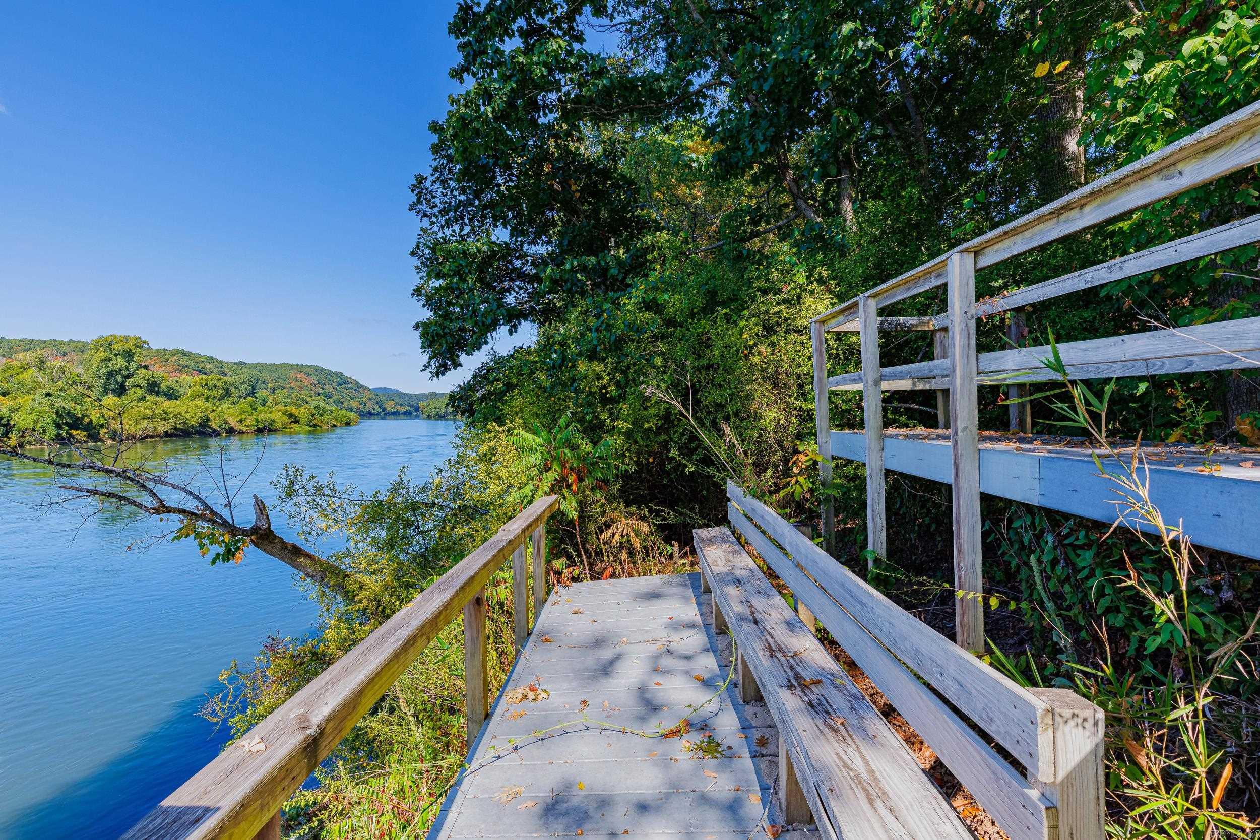 1194 Sadieville  Calico Rock, AR