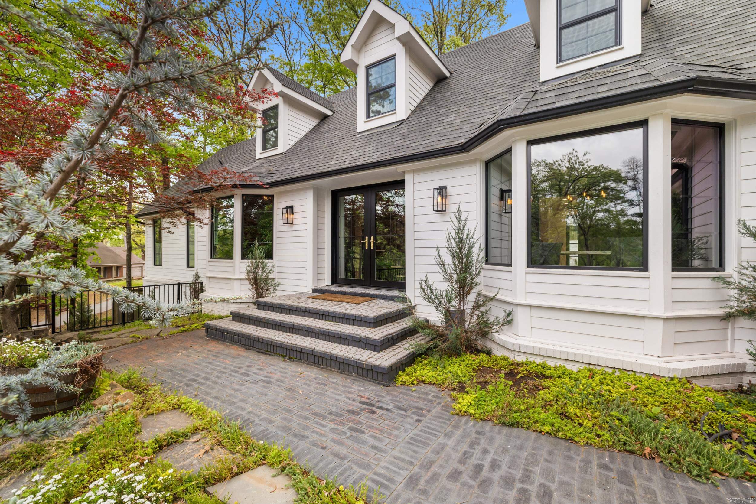 17 Foxhunt Trl  Little Rock, AR