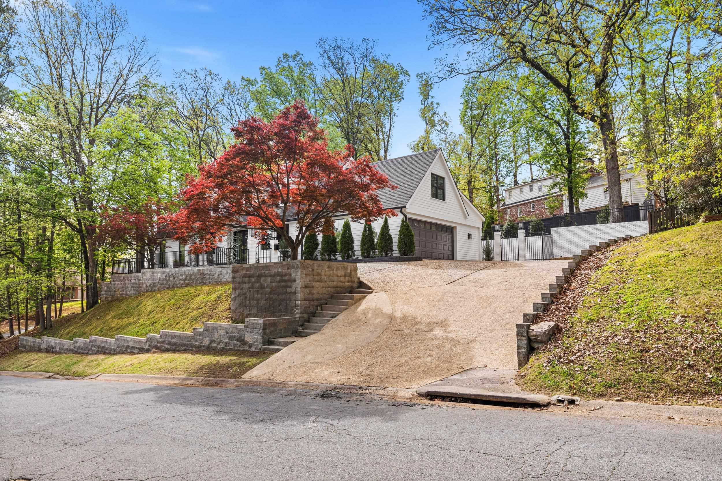 17 Foxhunt Trl  Little Rock, AR