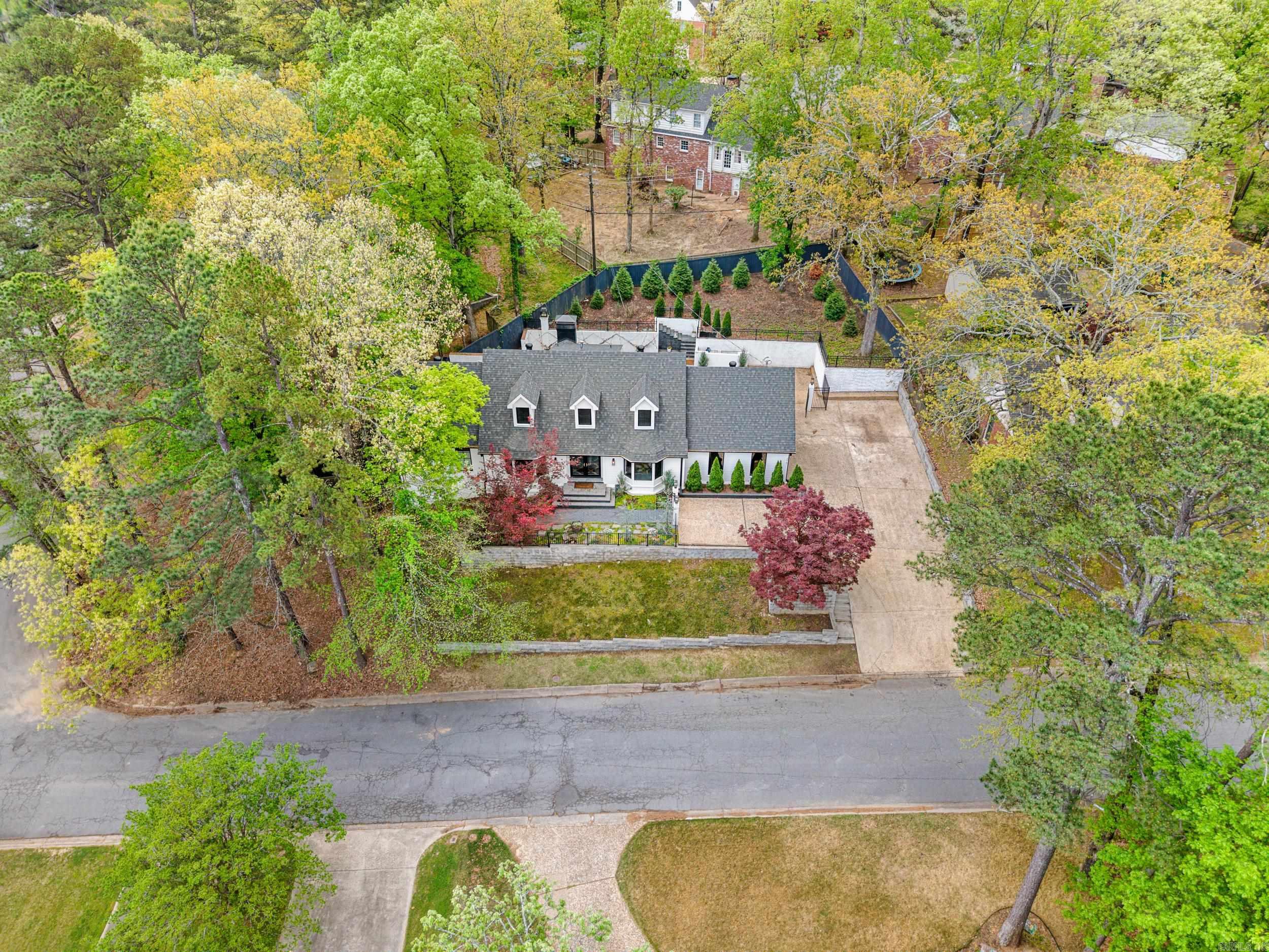 17 Foxhunt Trl  Little Rock, AR