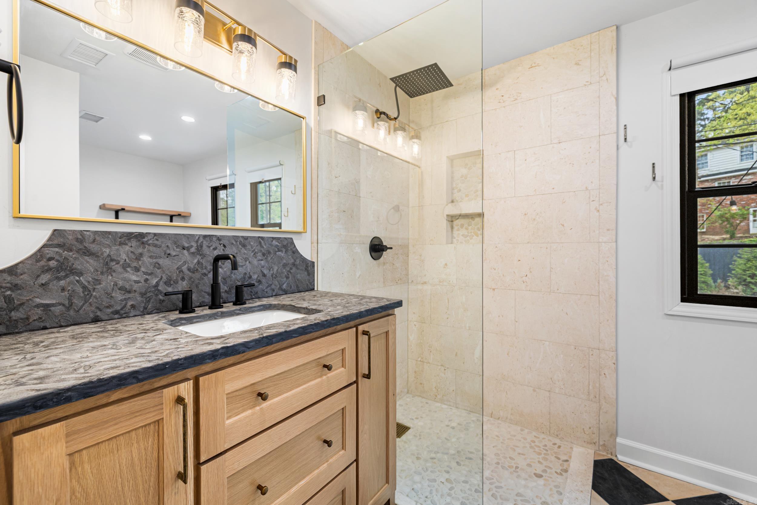 17 Foxhunt Trl  Little Rock, AR