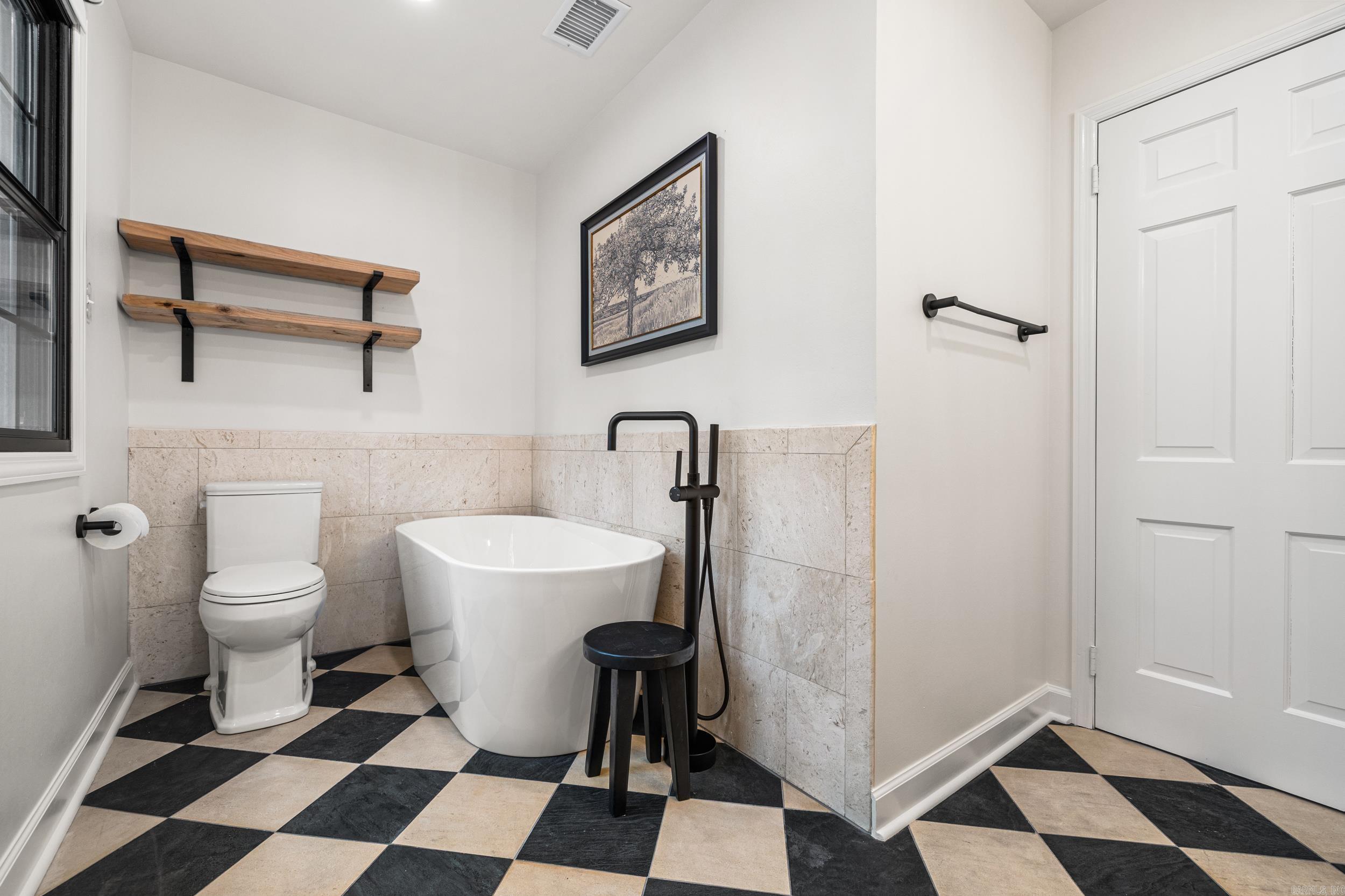 17 Foxhunt Trl  Little Rock, AR