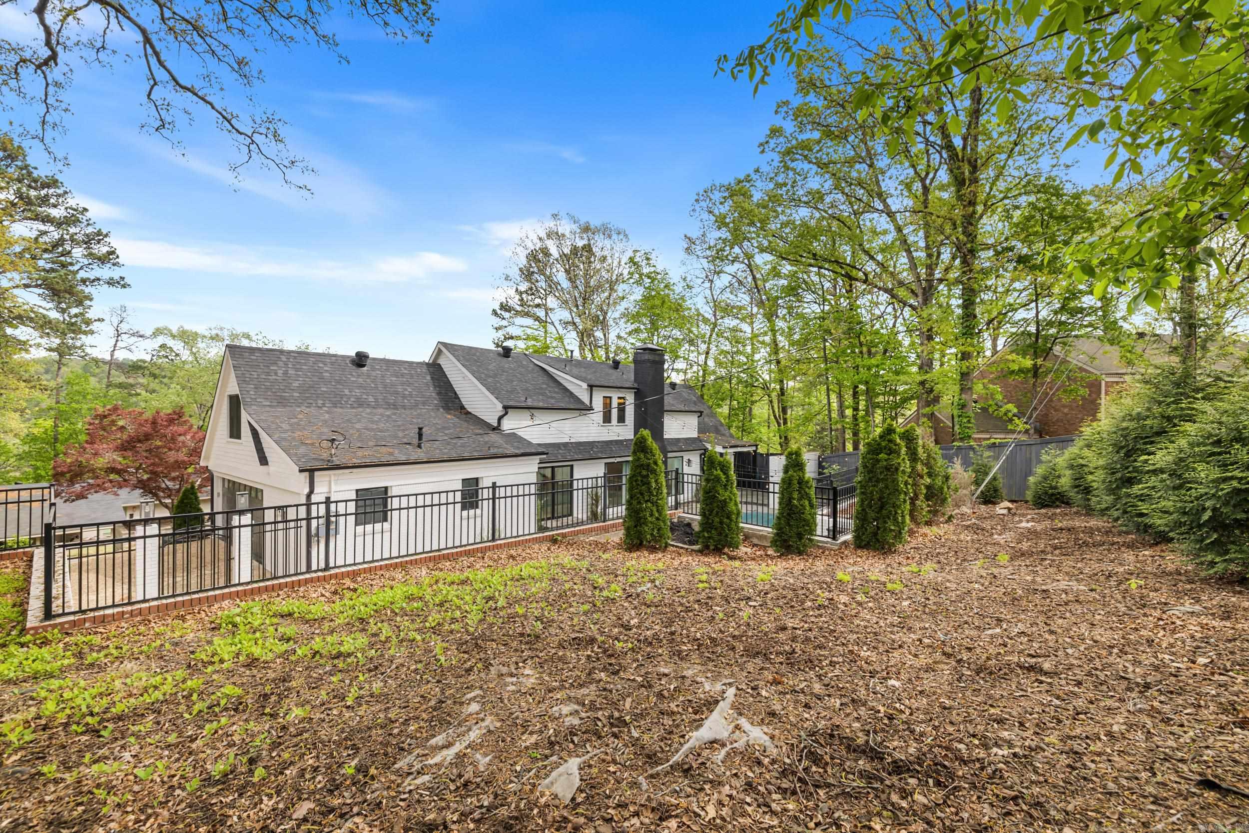 17 Foxhunt Trl  Little Rock, AR