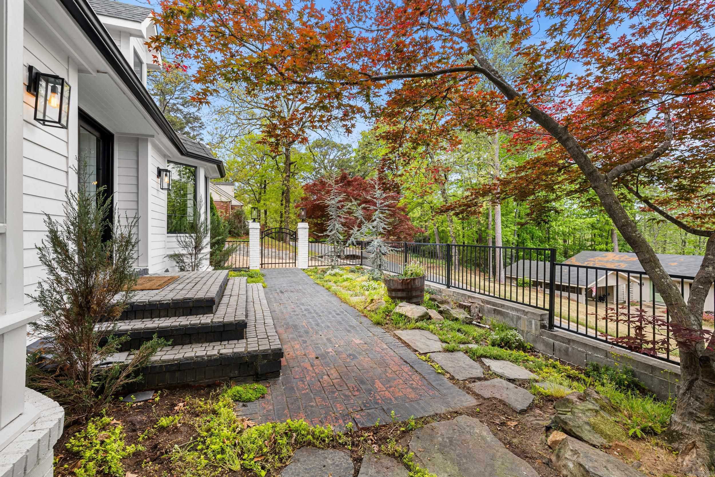 17 Foxhunt Trl  Little Rock, AR