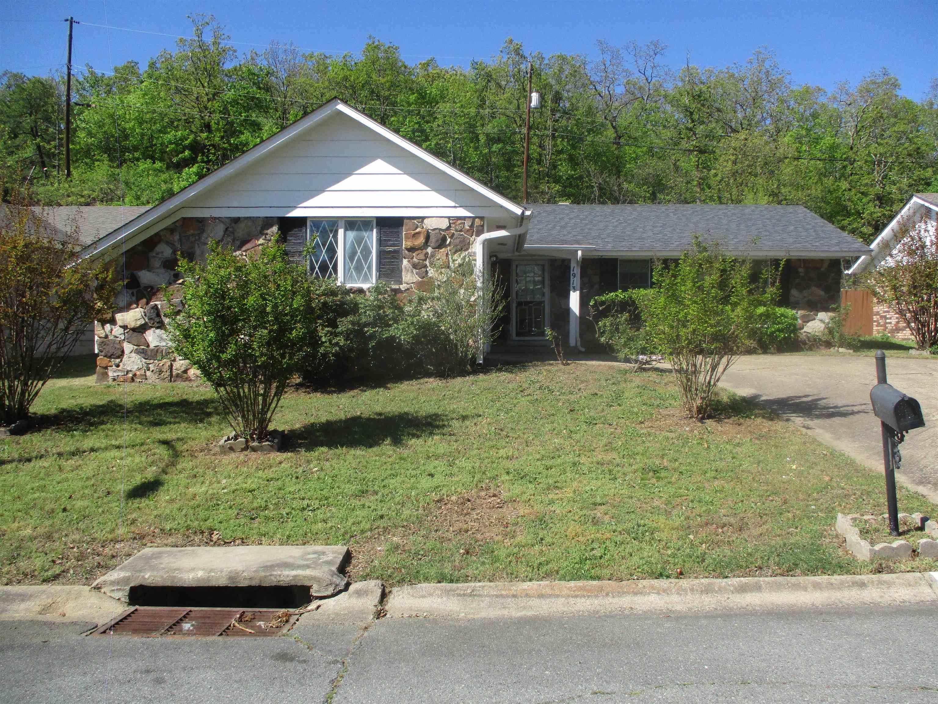 1913 Buffalo  North Little Rock, AR