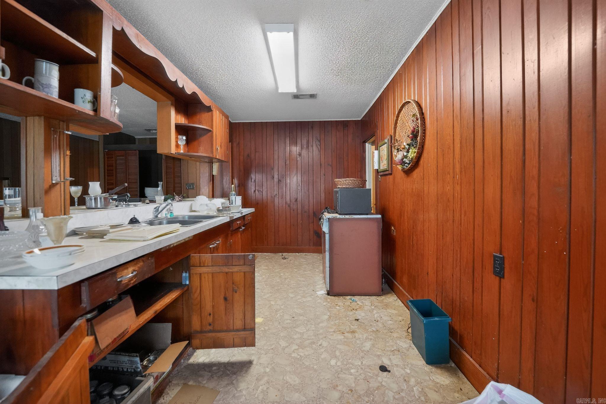 2437 Lakeshore  Lake Village, AR