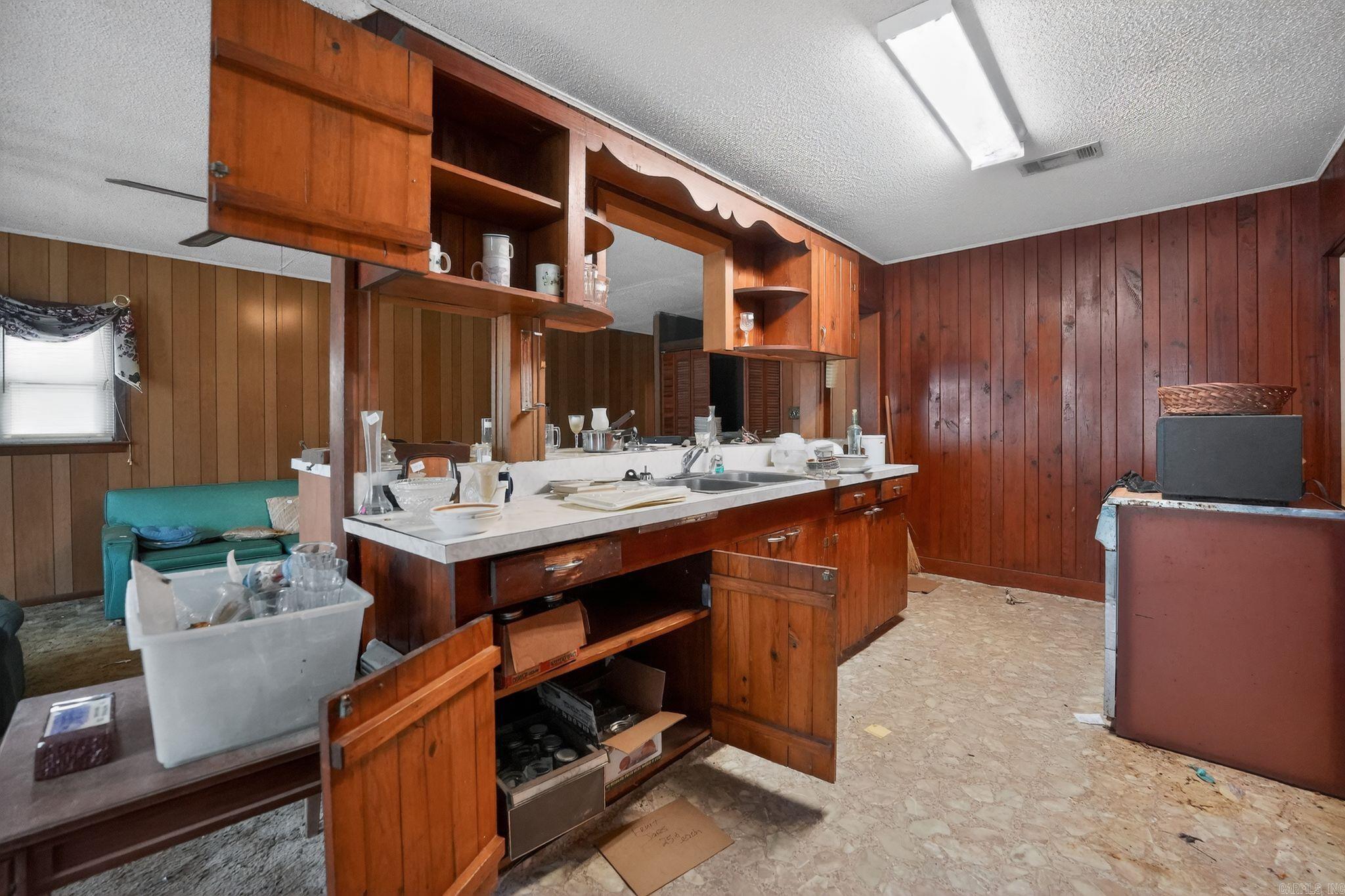 2437 Lakeshore  Lake Village, AR