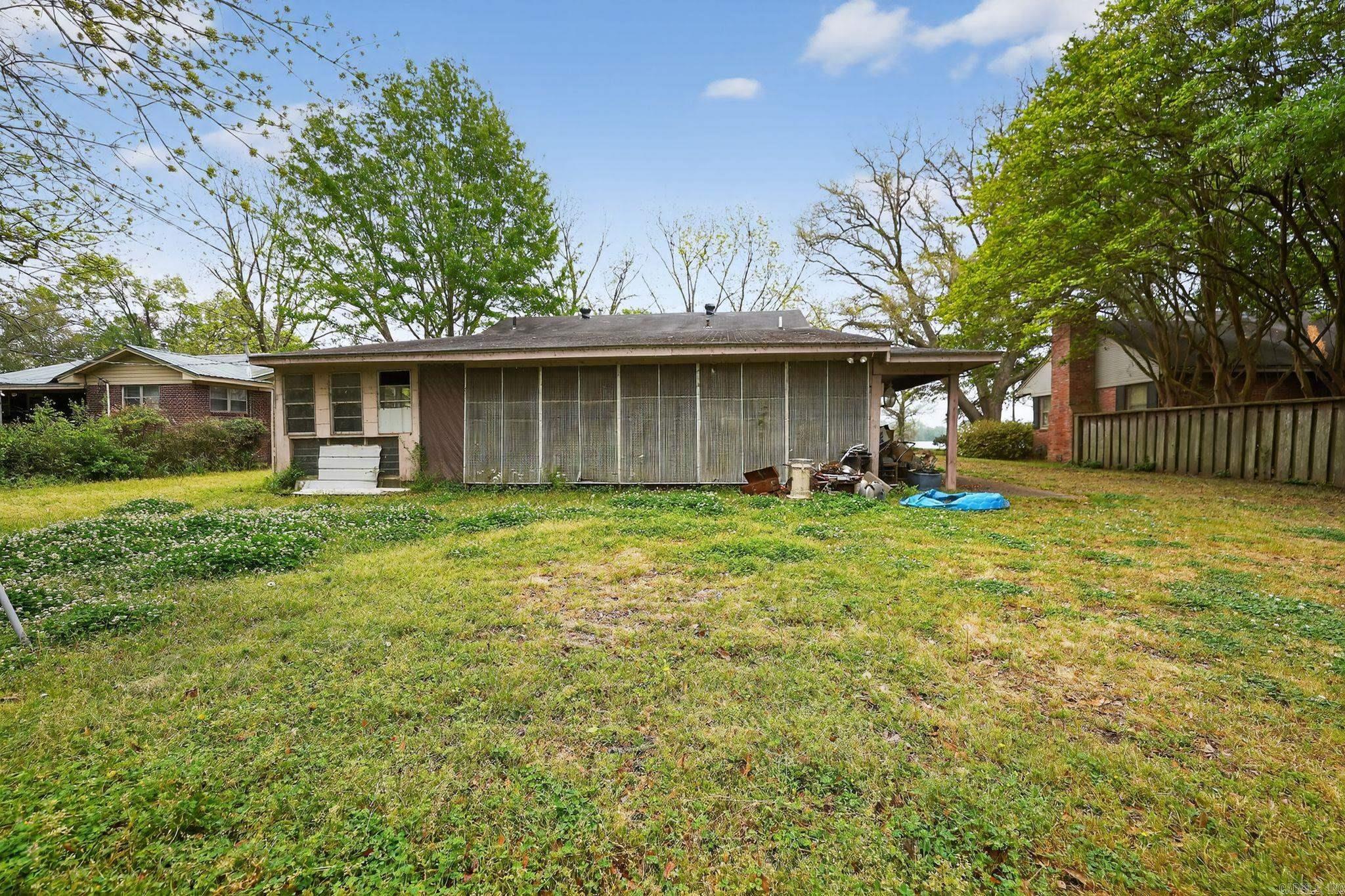 2437 Lakeshore  Lake Village, AR