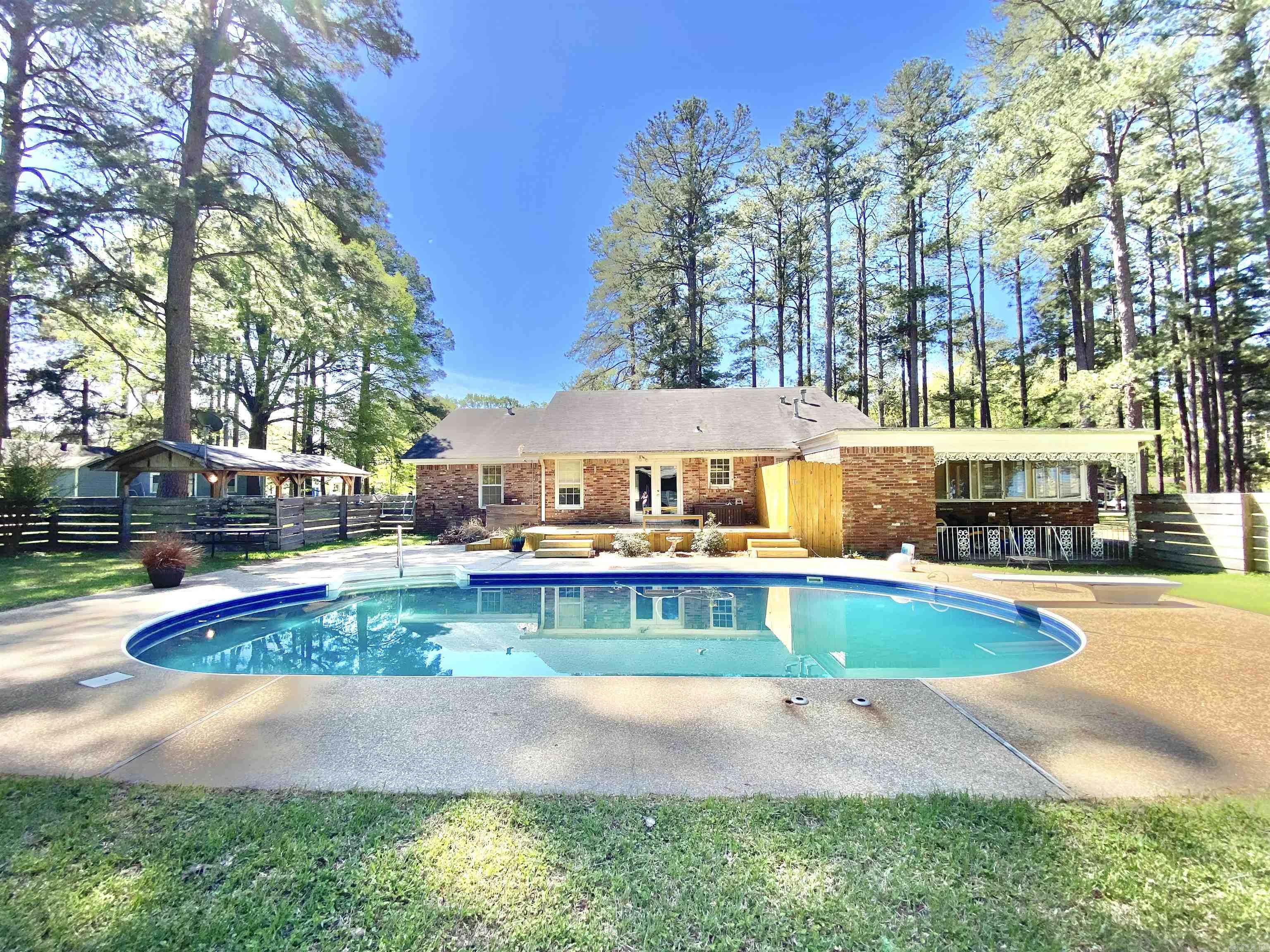 1612 W 4th  Fordyce, AR