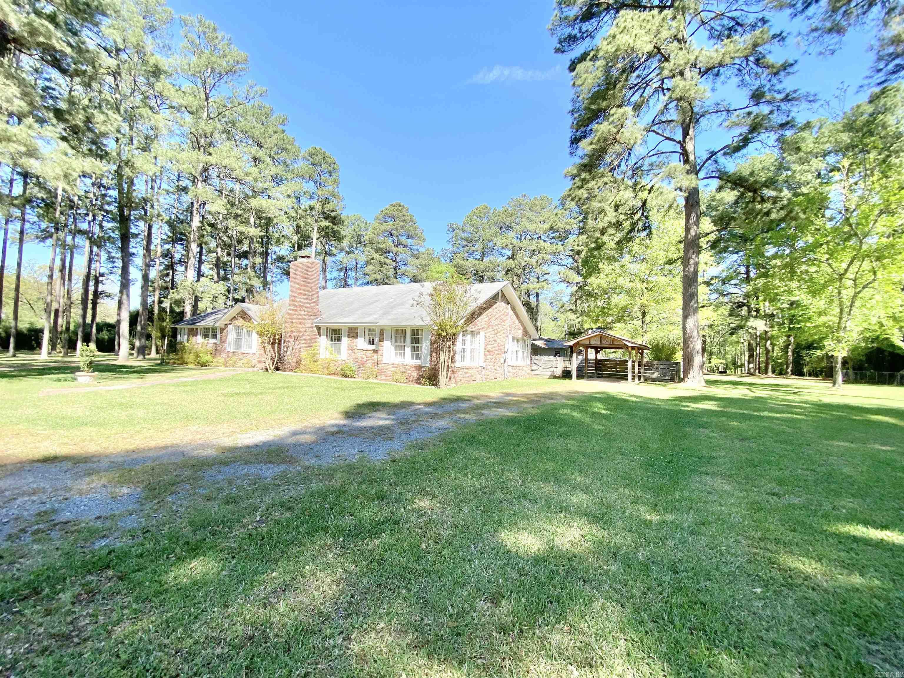 1612 W 4th  Fordyce, AR