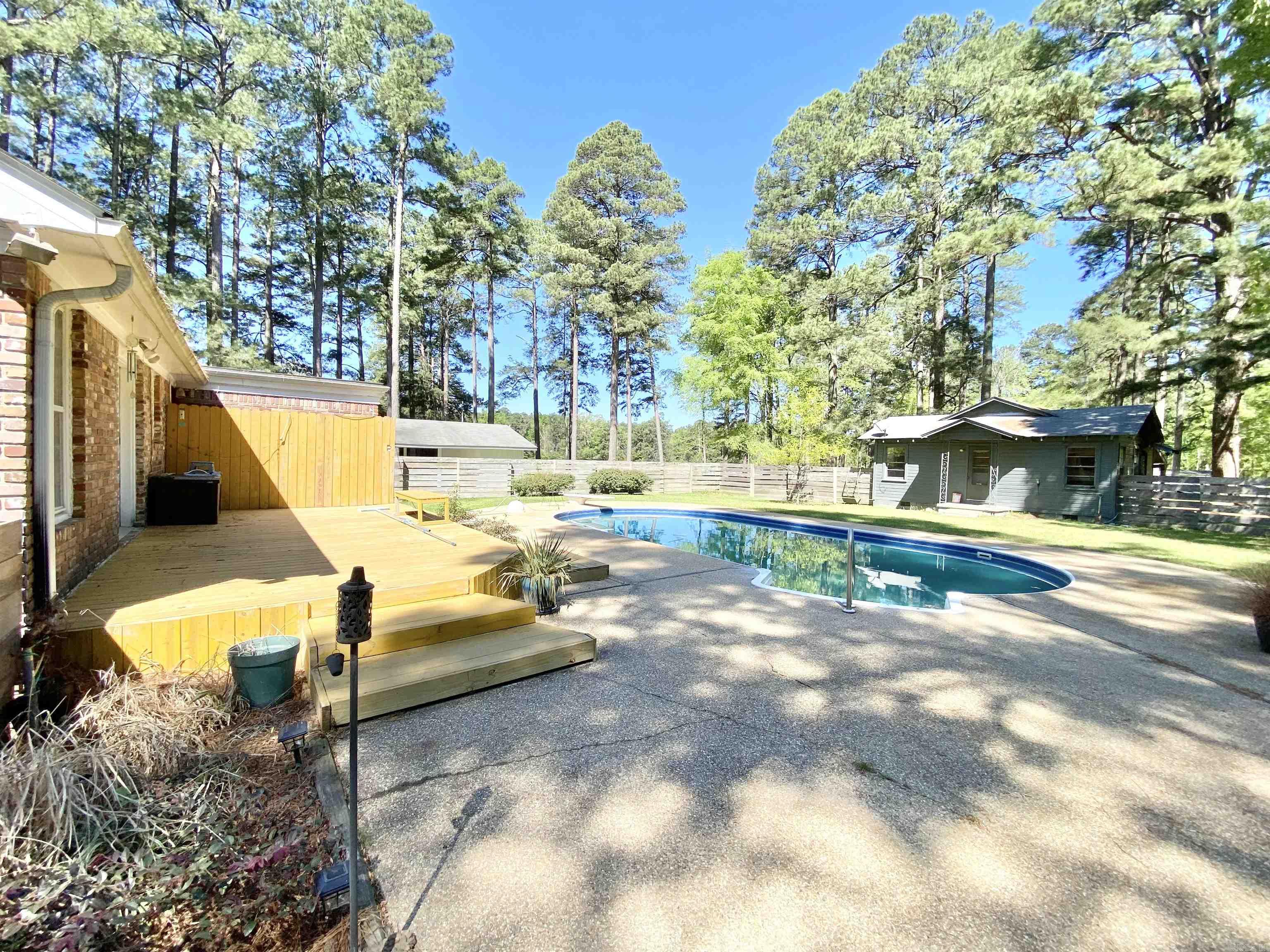 1612 W 4th  Fordyce, AR