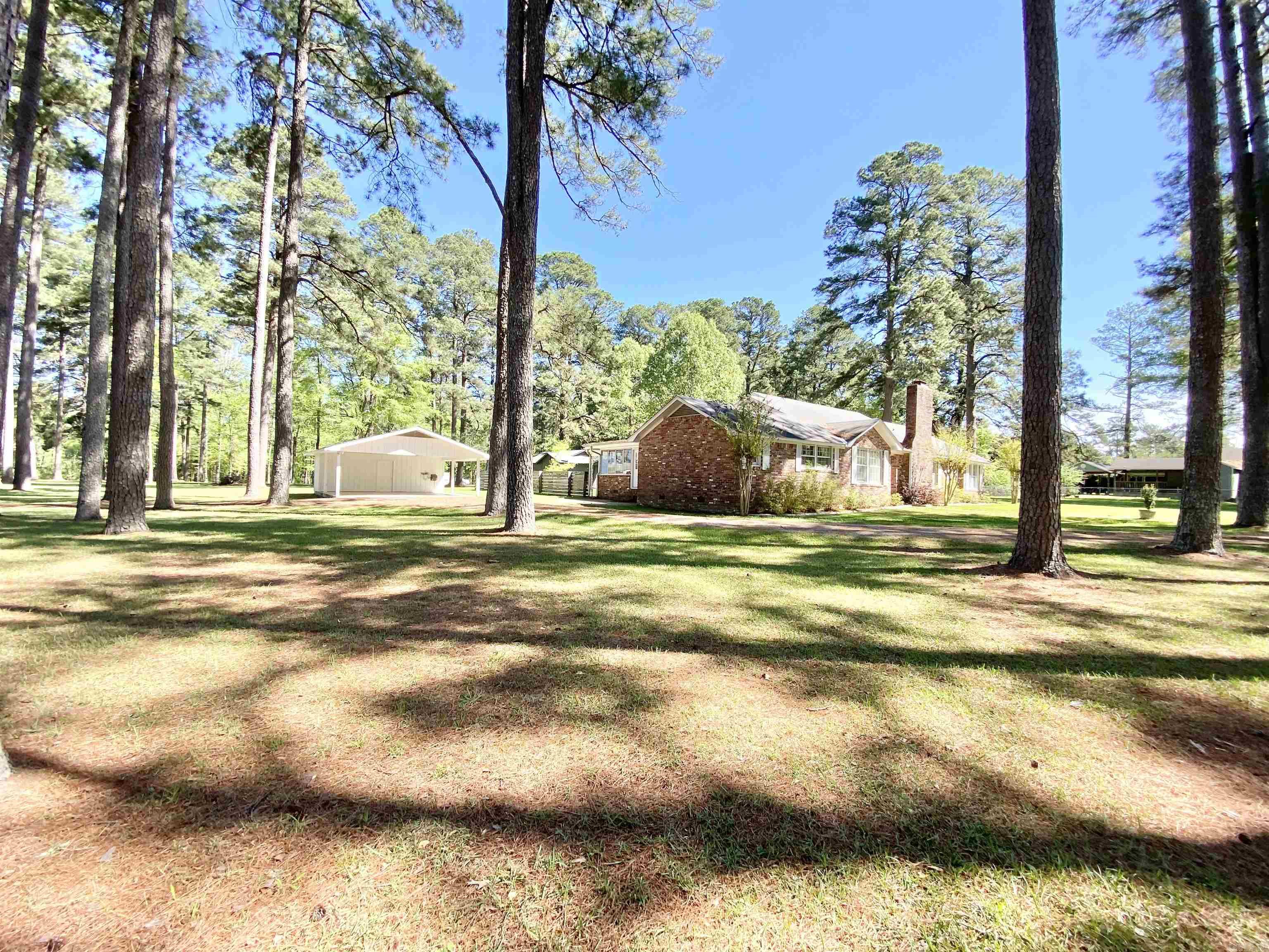 1612 W 4th  Fordyce, AR