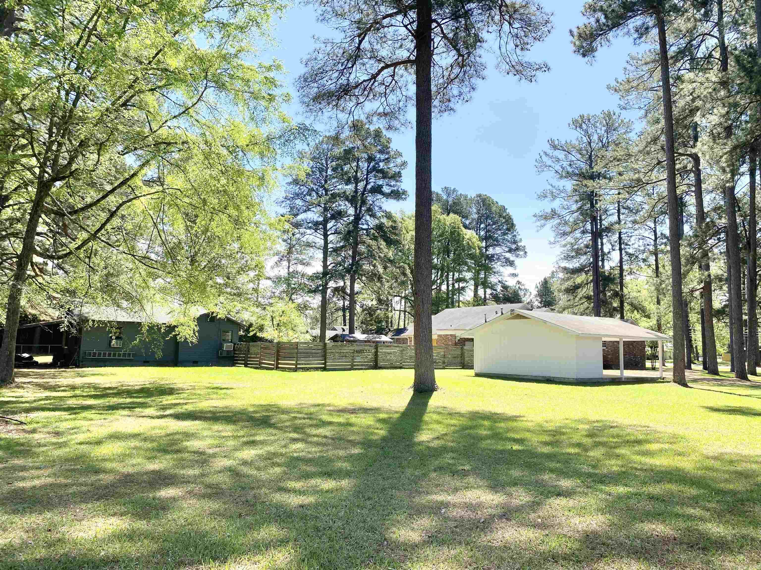 1612 W 4th  Fordyce, AR