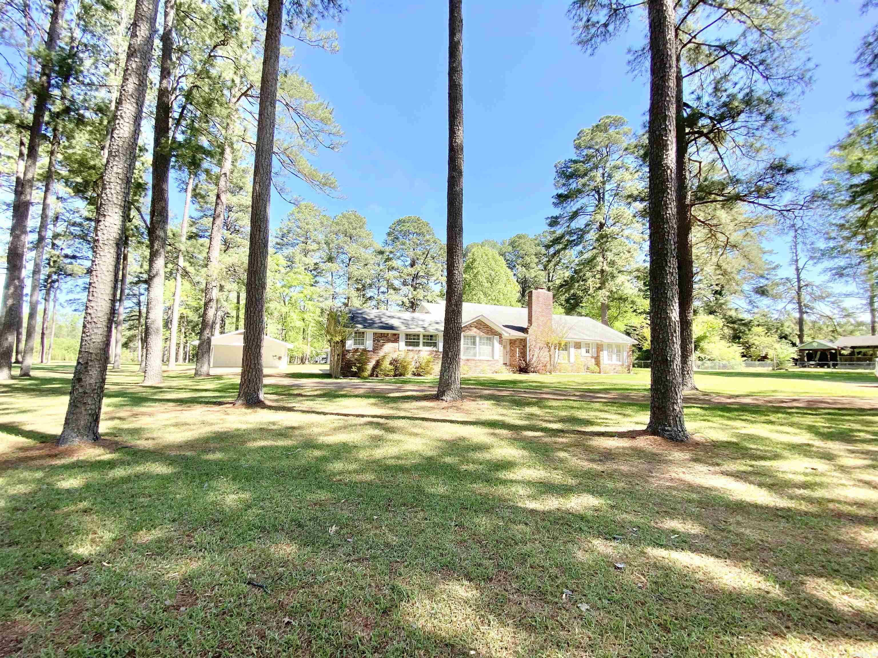 1612 W 4th  Fordyce, AR