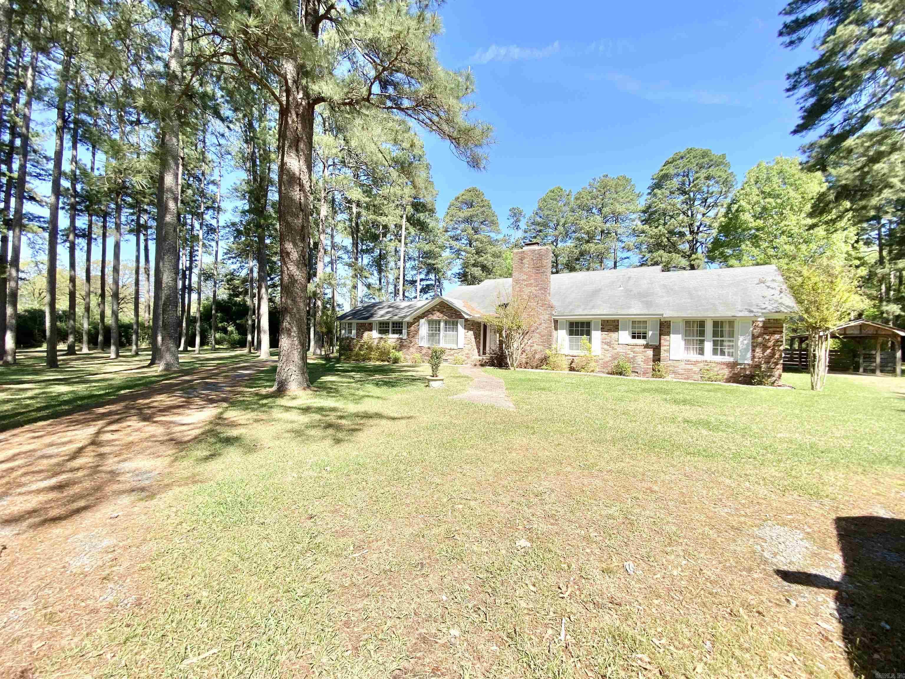 1612 W 4th  Fordyce, AR