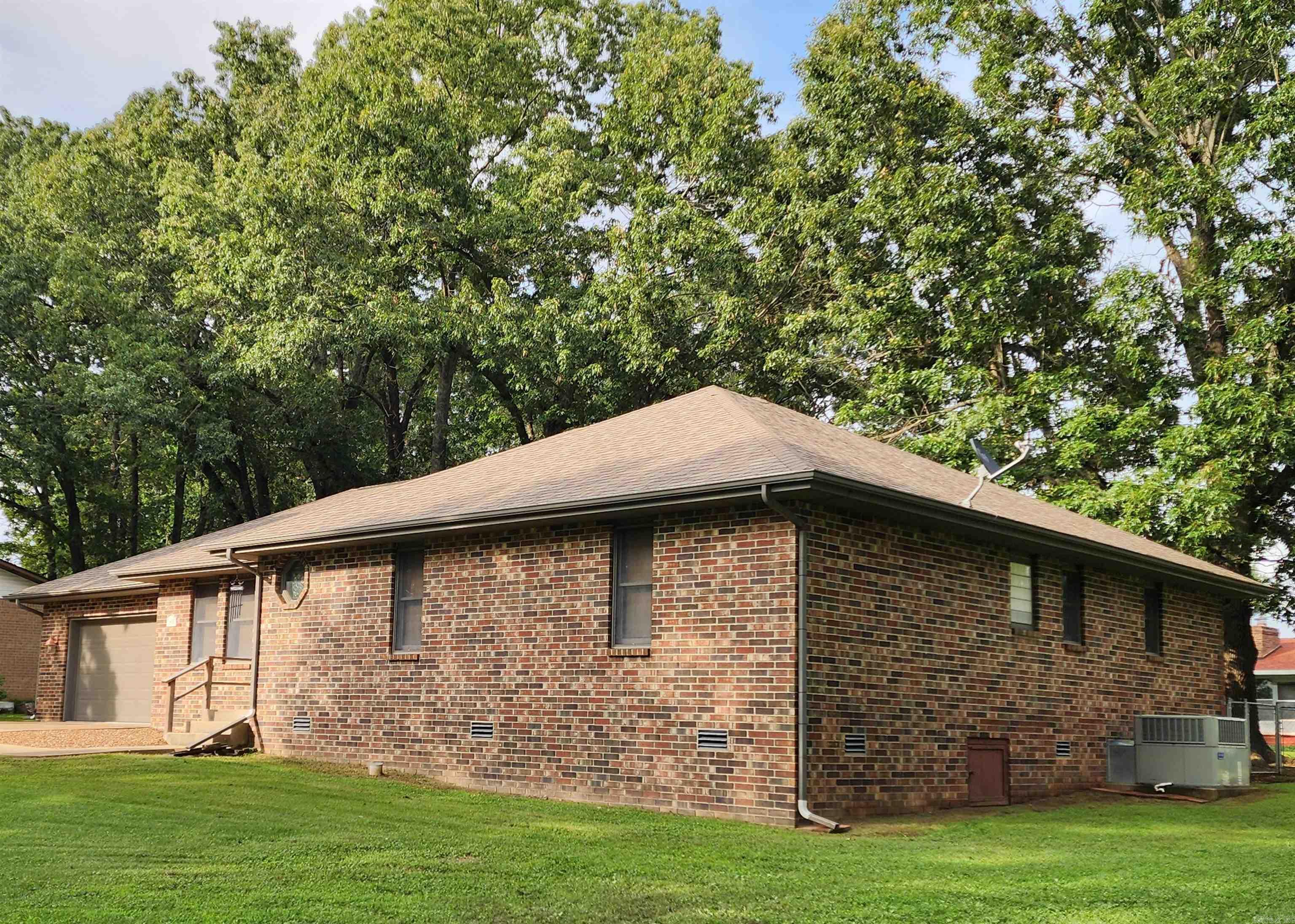 1805 Van Buren  Mountain Home, AR