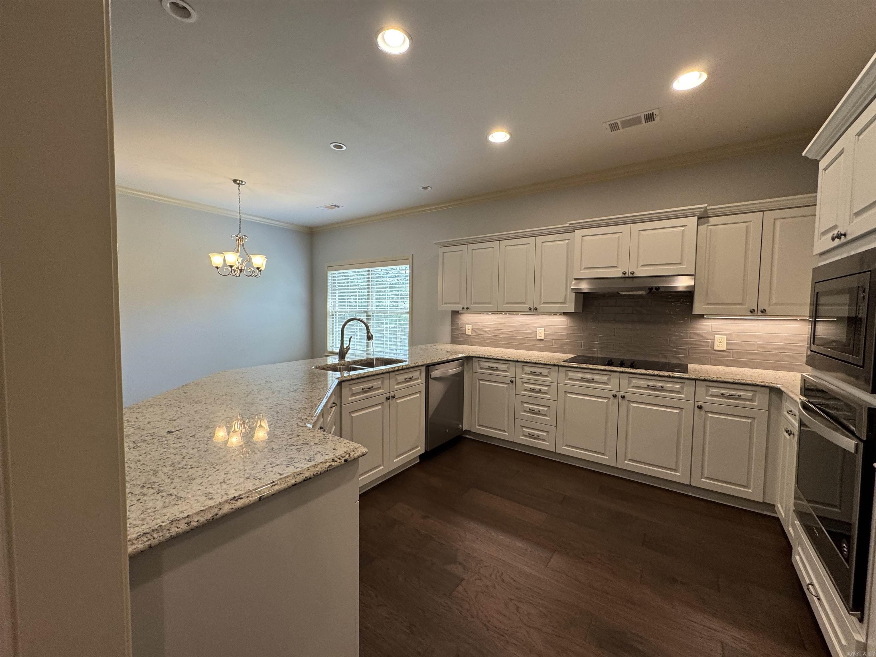 617 Edgemoor Terrace  Benton, AR