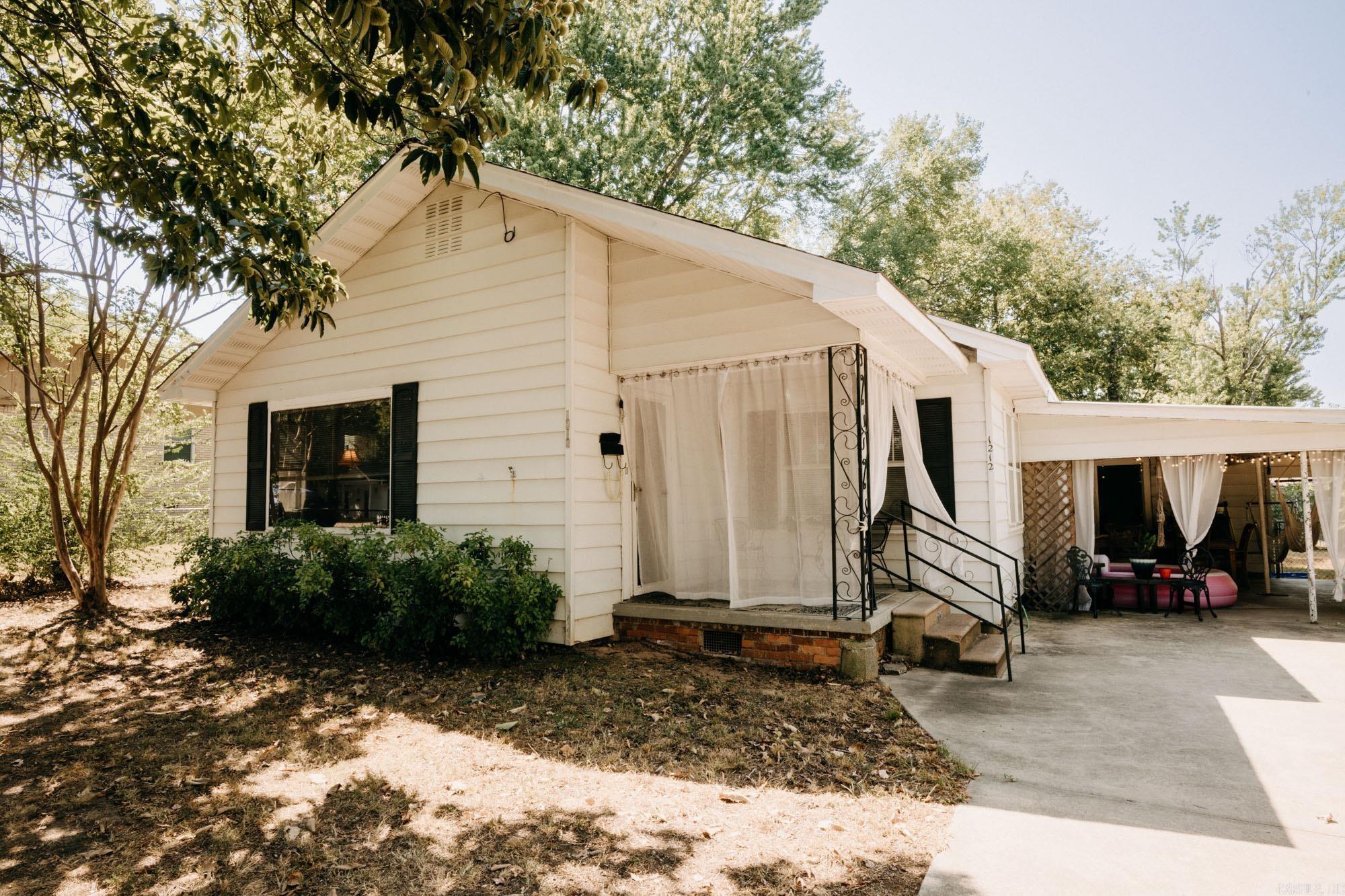 1212 W Jackman  Benton, AR