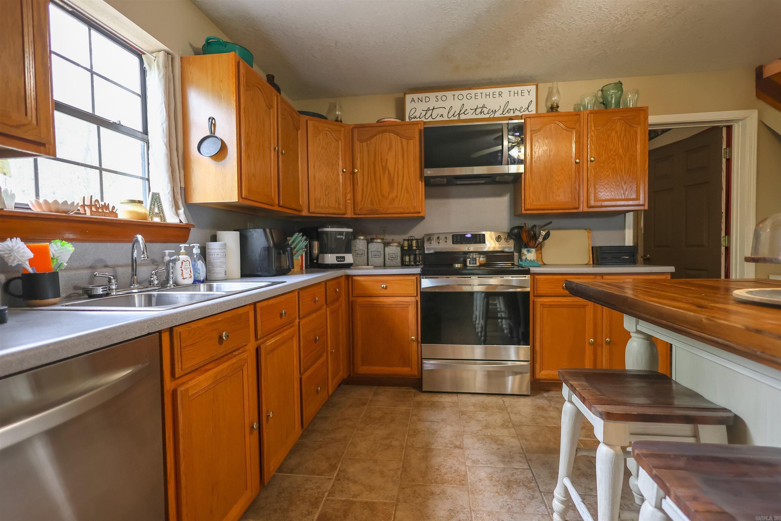 14 S HWY 369  Newhope, AR