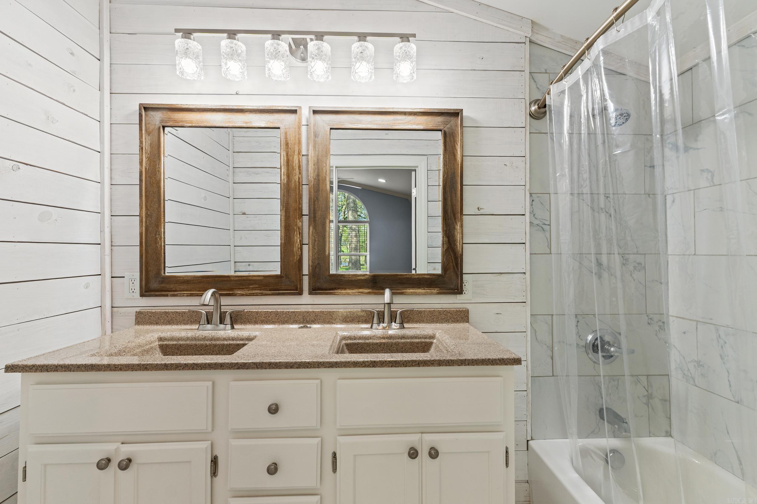 11 E Ridge  Mayflower, AR