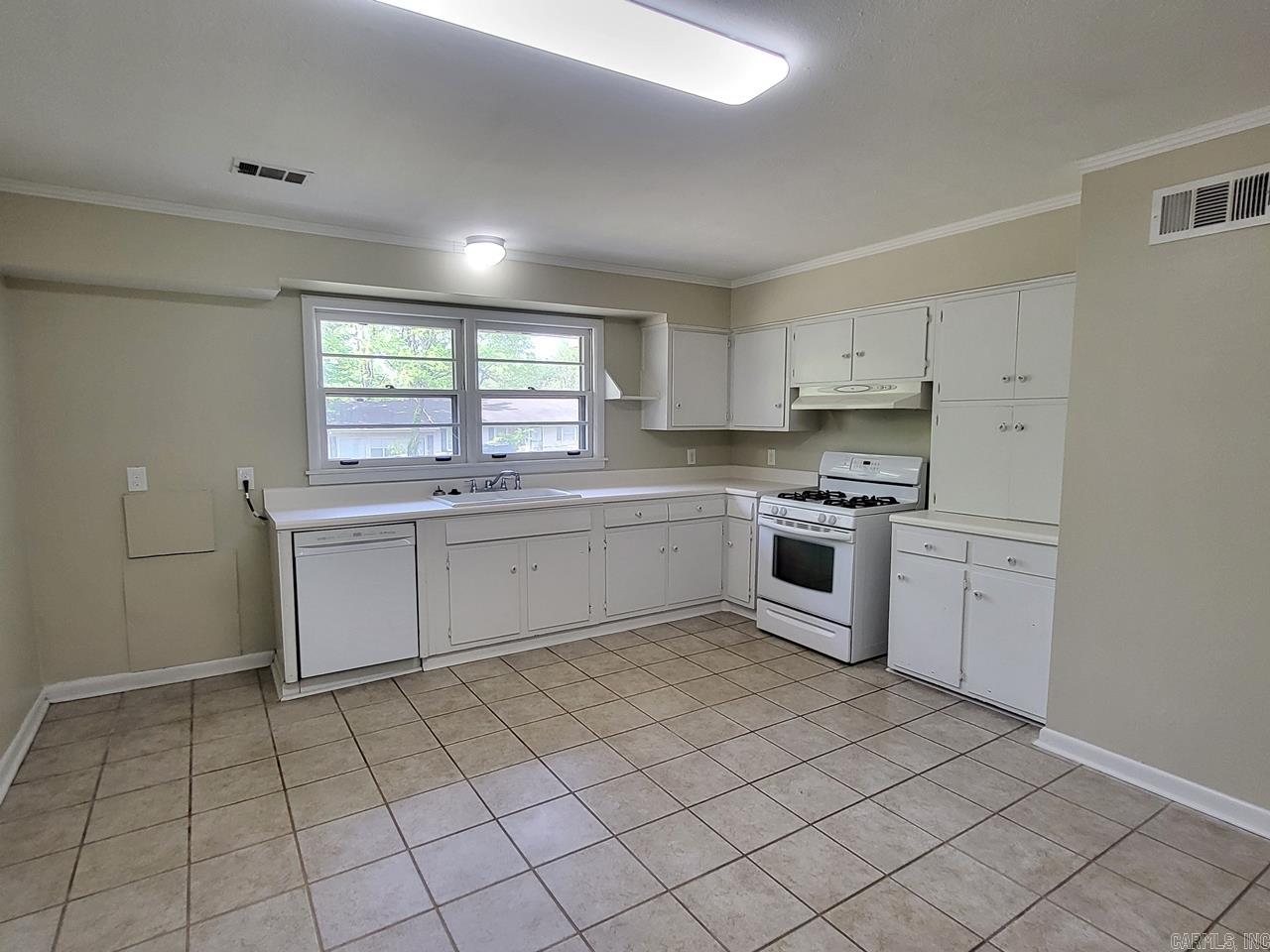 747 Crest Dr  Jonesboro, AR