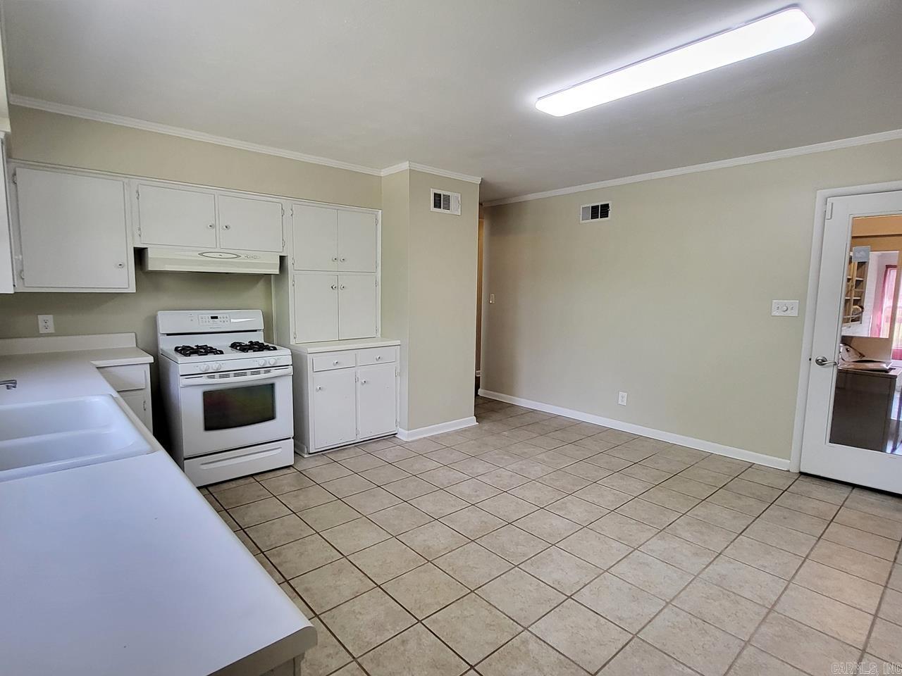 747 Crest Dr  Jonesboro, AR