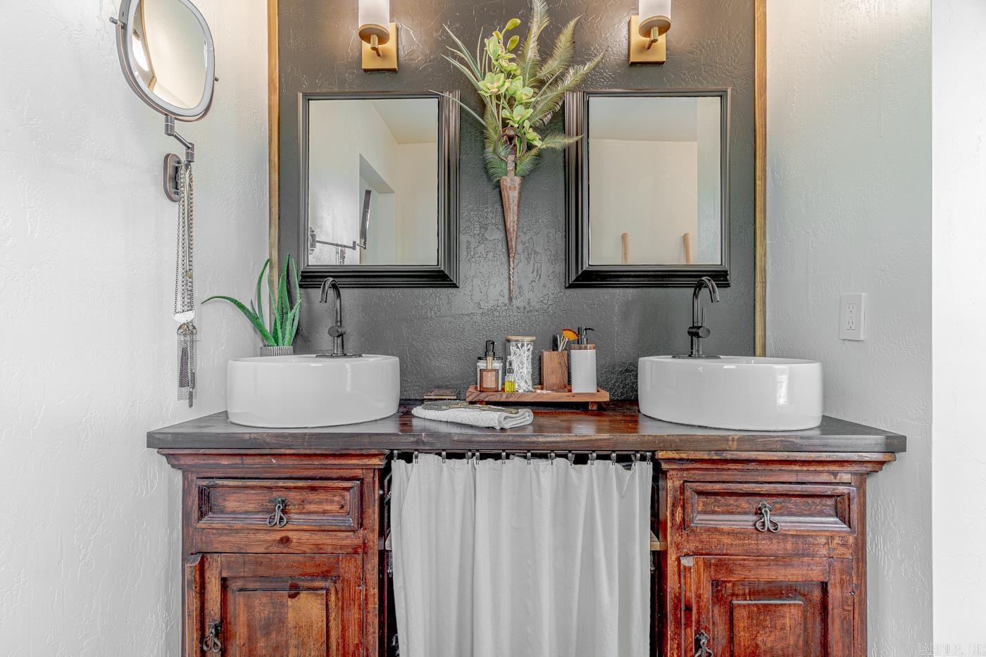 2337 County Road 380  Bono, AR