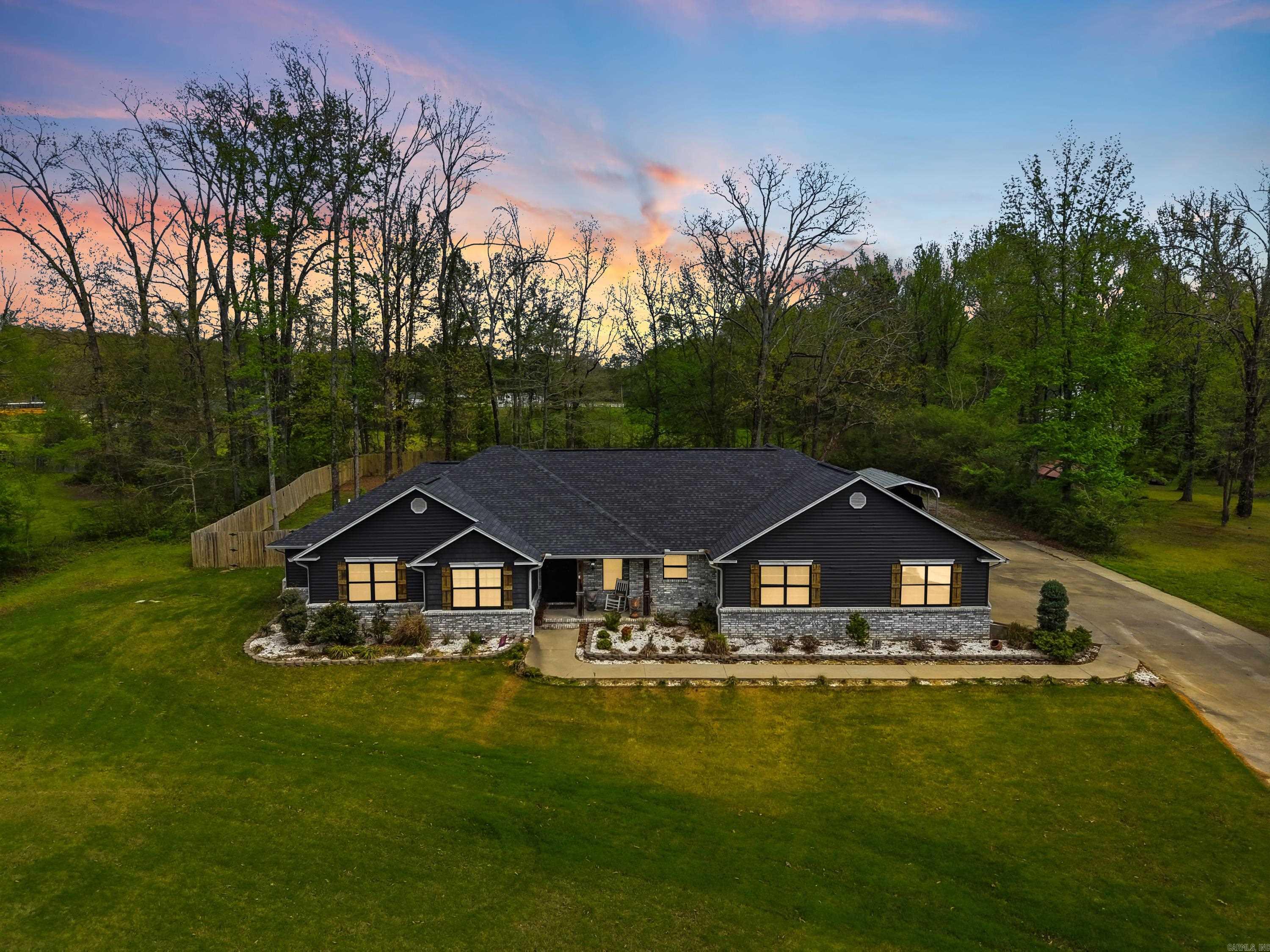 4401 Wagon Trace Cv  White Hall, AR