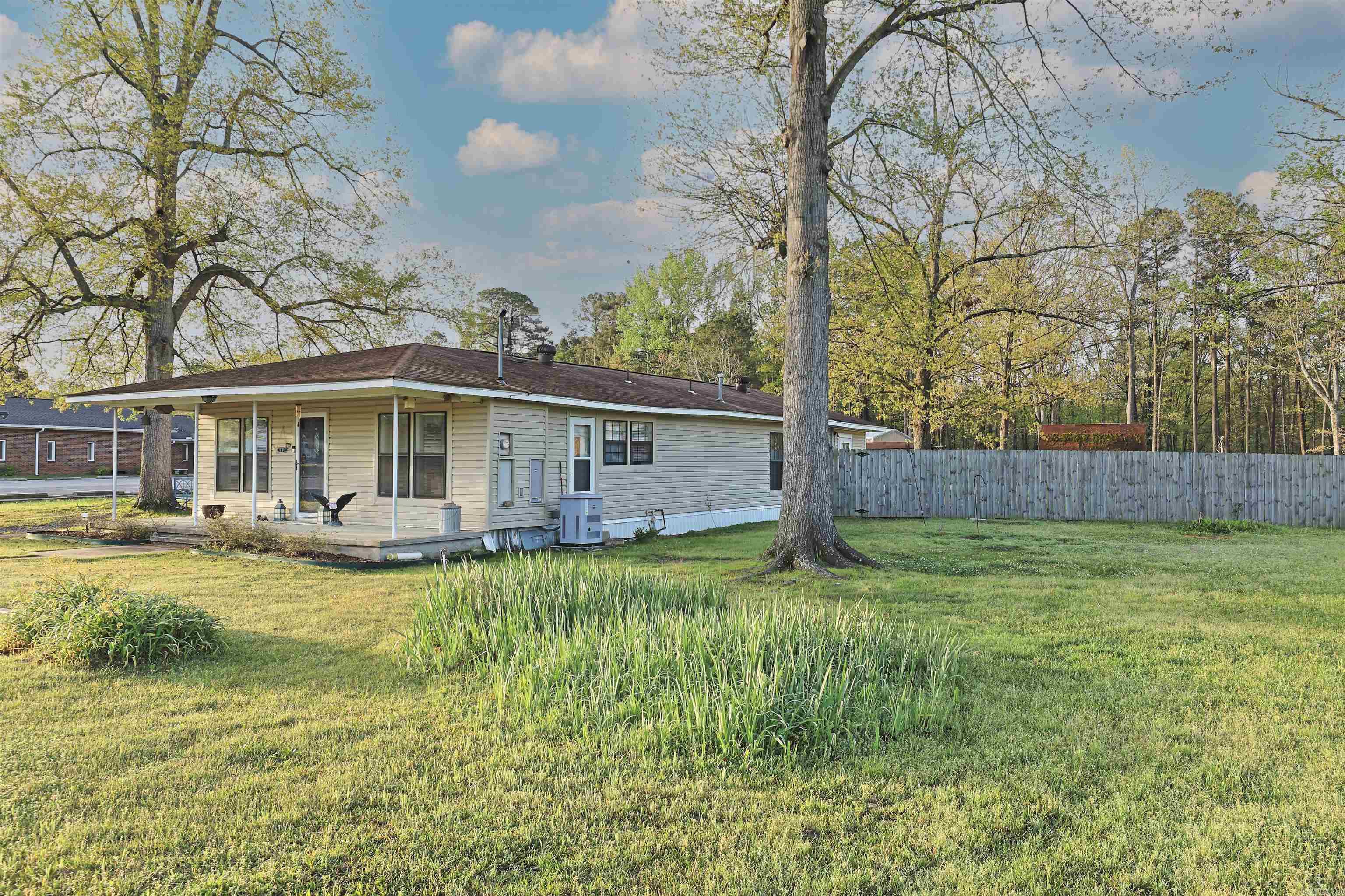 2100 Cook Rd  White Hall, AR