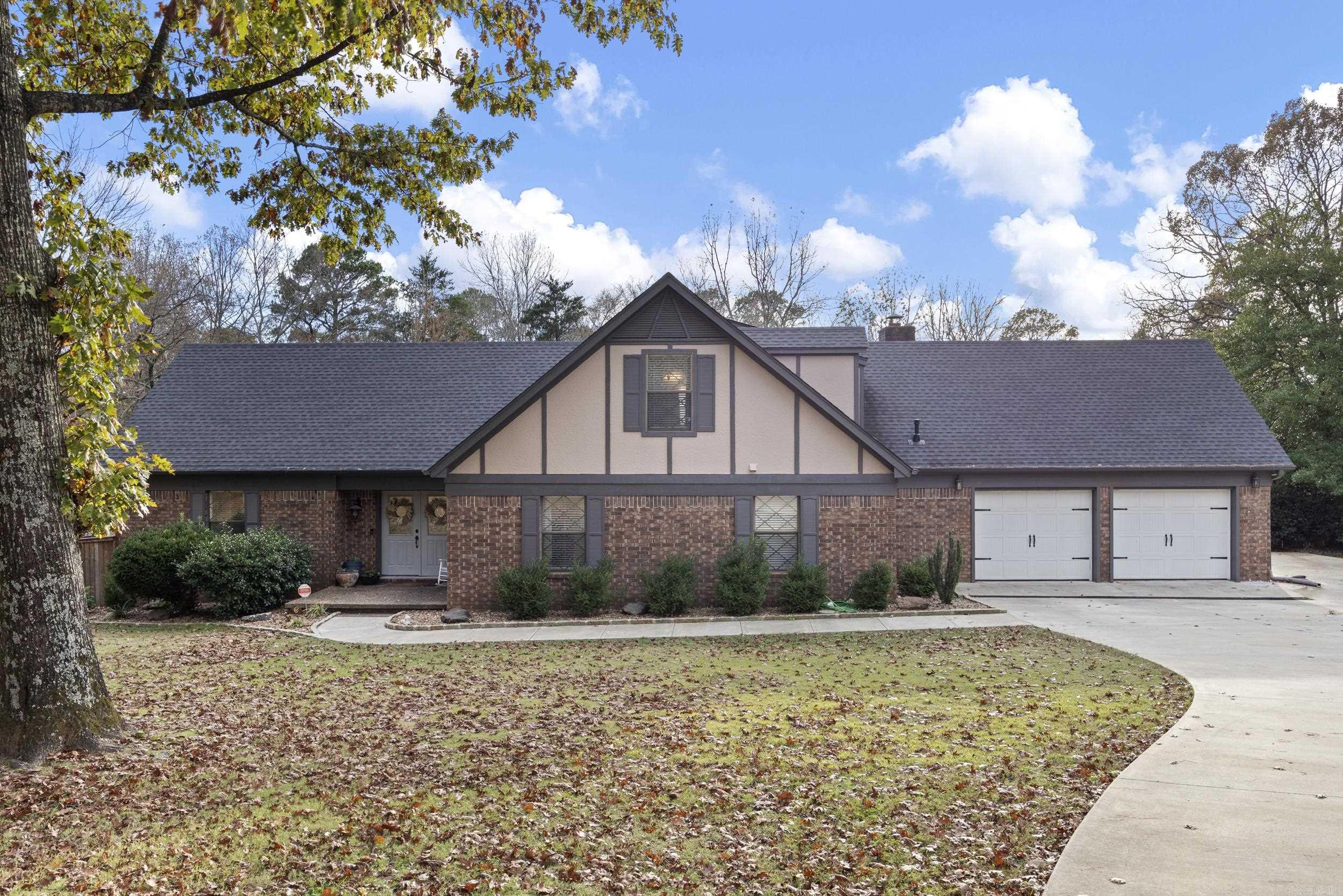 1424 N Lands End Pt  Russellville, AR