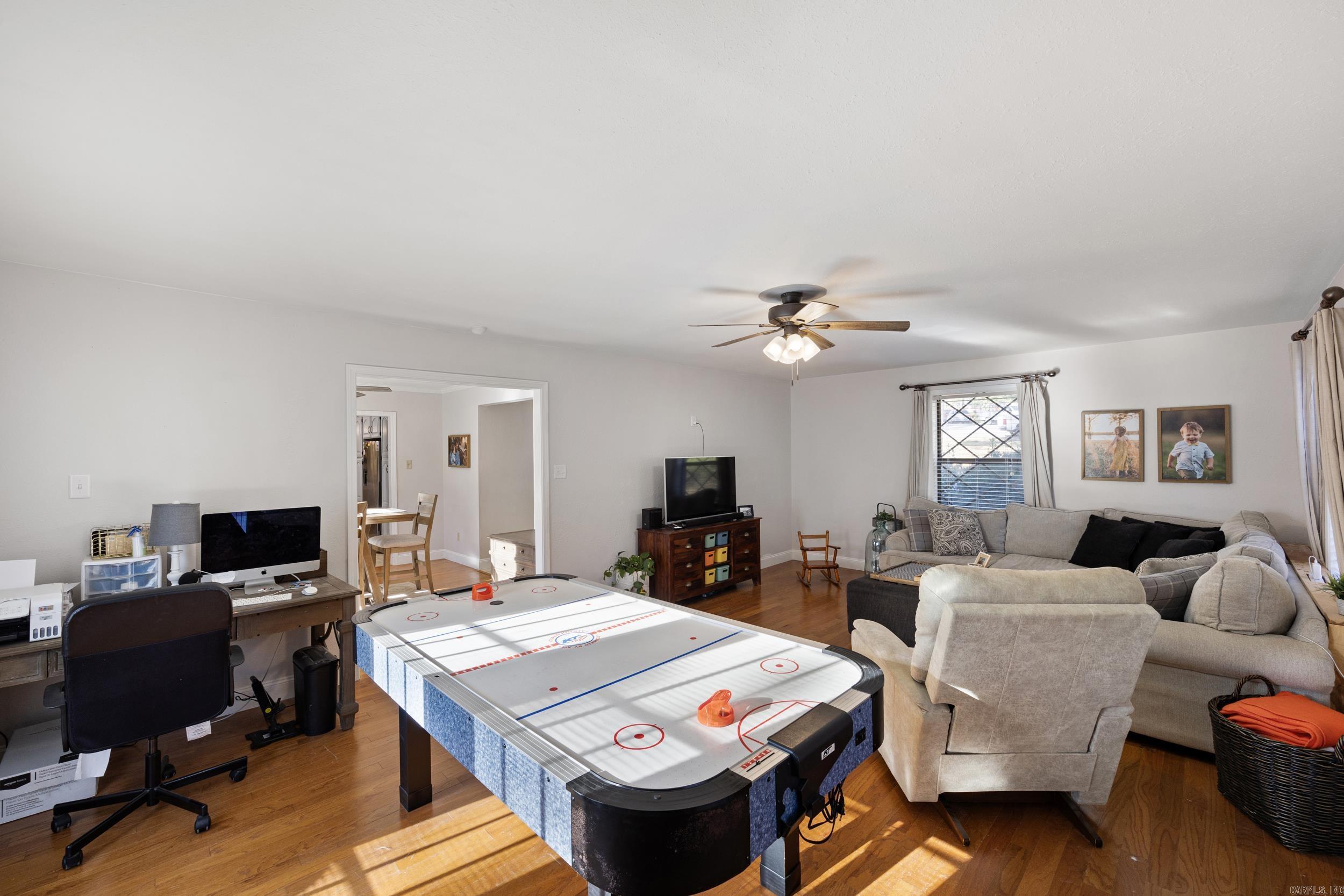 1424 N Lands End Pt  Russellville, AR