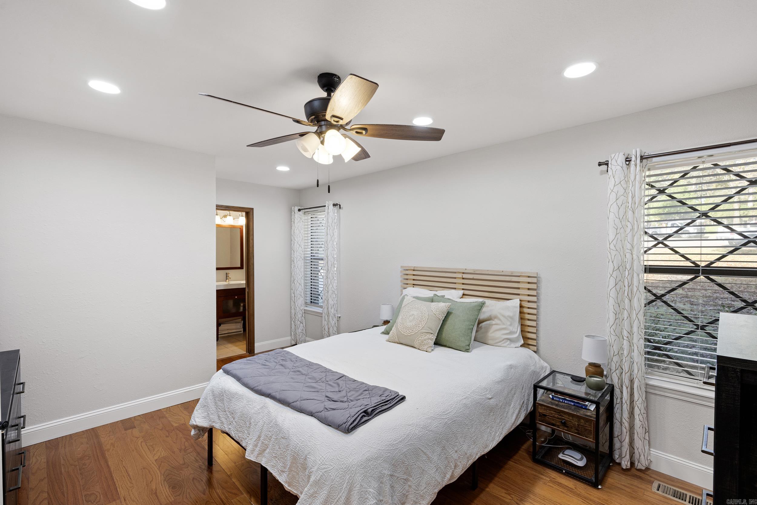 1424 N Lands End Pt  Russellville, AR