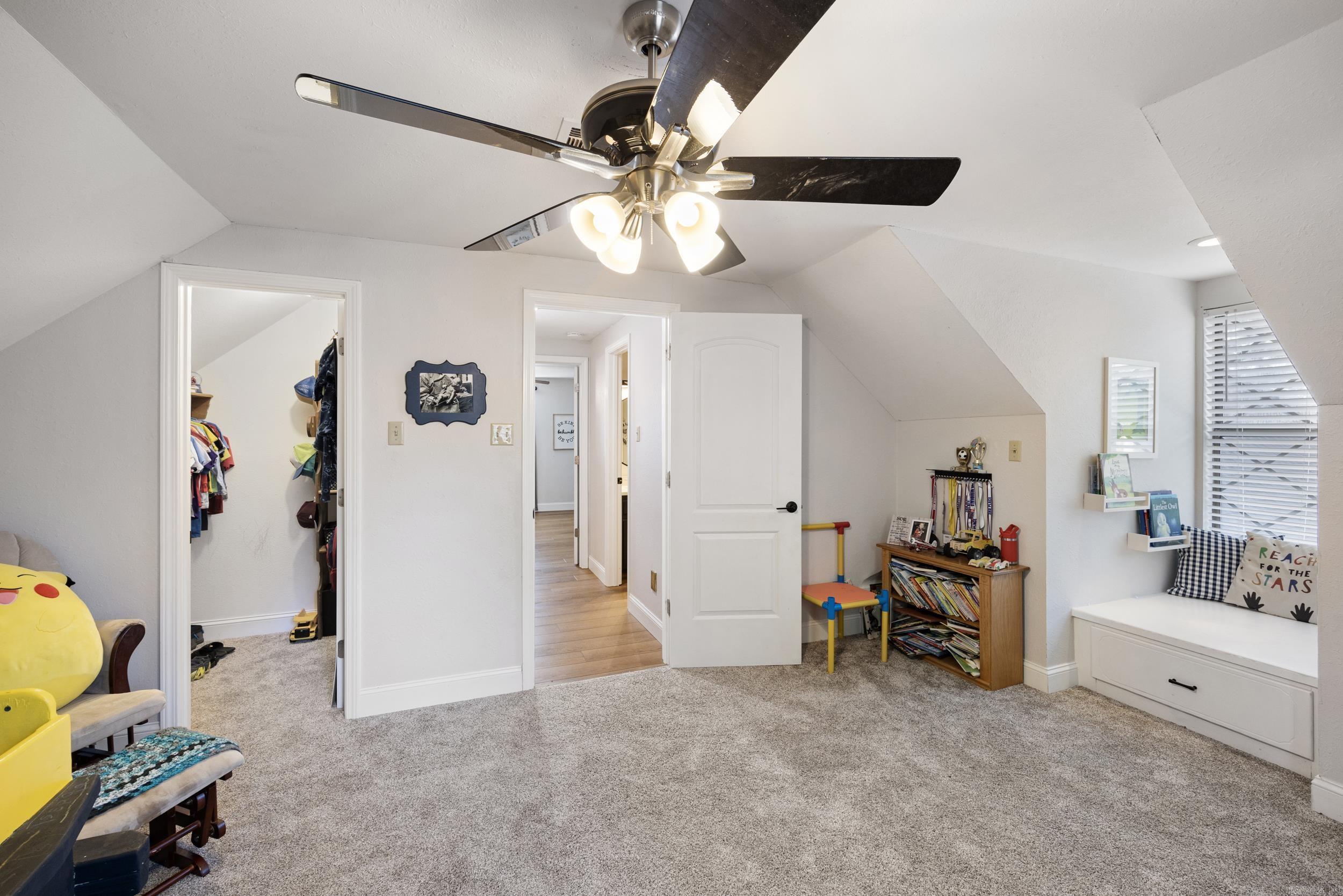 1424 N Lands End Pt  Russellville, AR