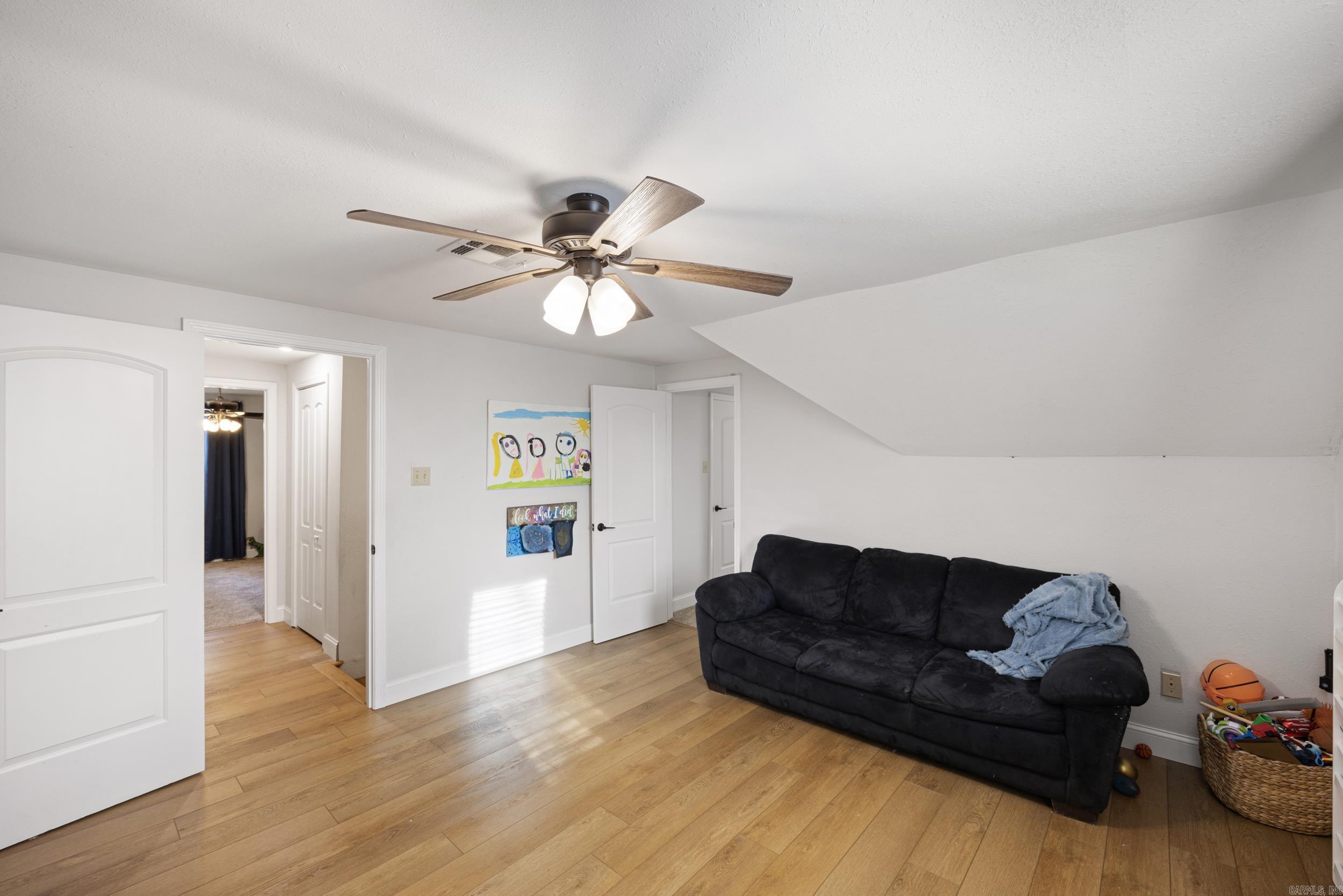 1424 N Lands End Pt  Russellville, AR