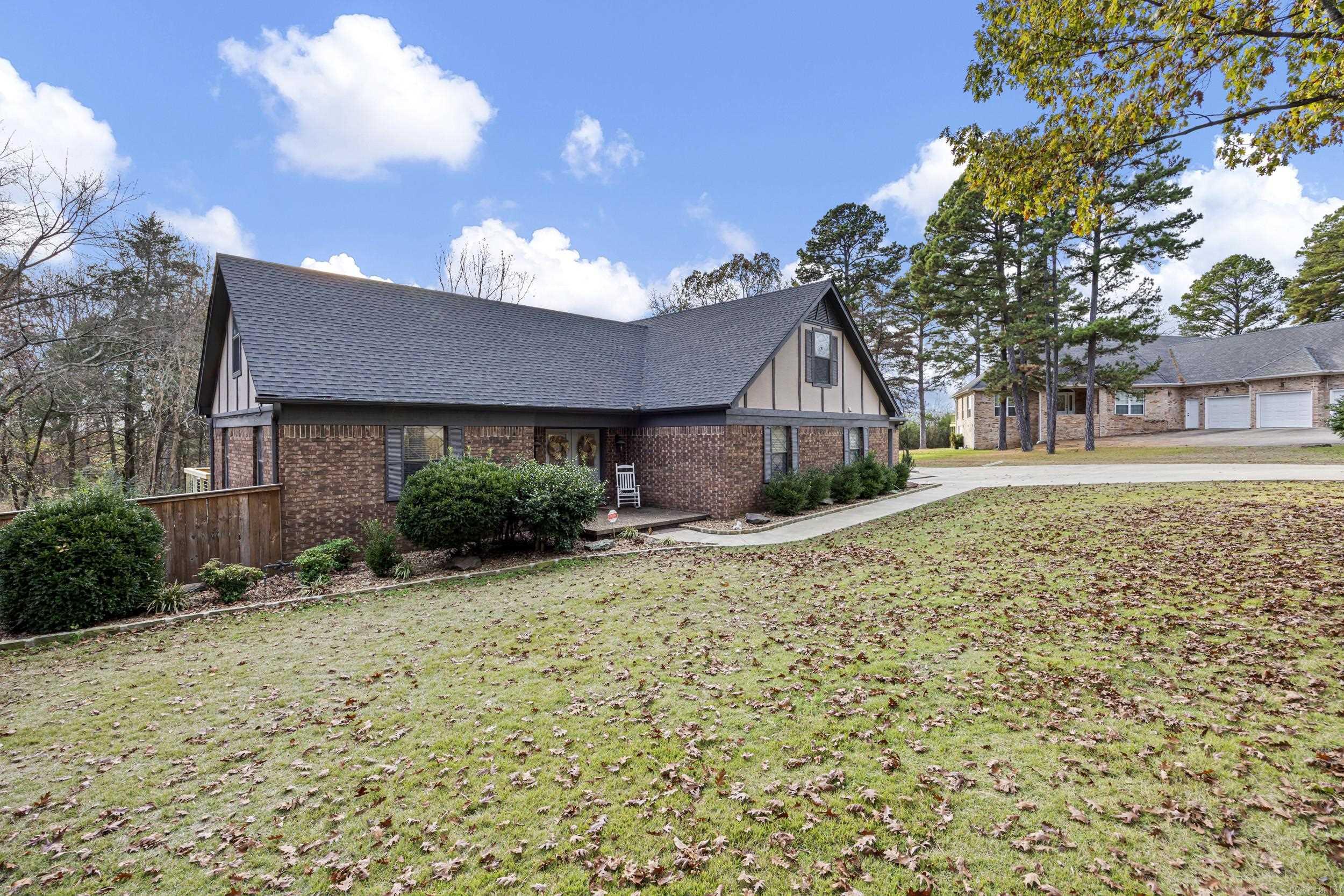 1424 N Lands End Pt  Russellville, AR