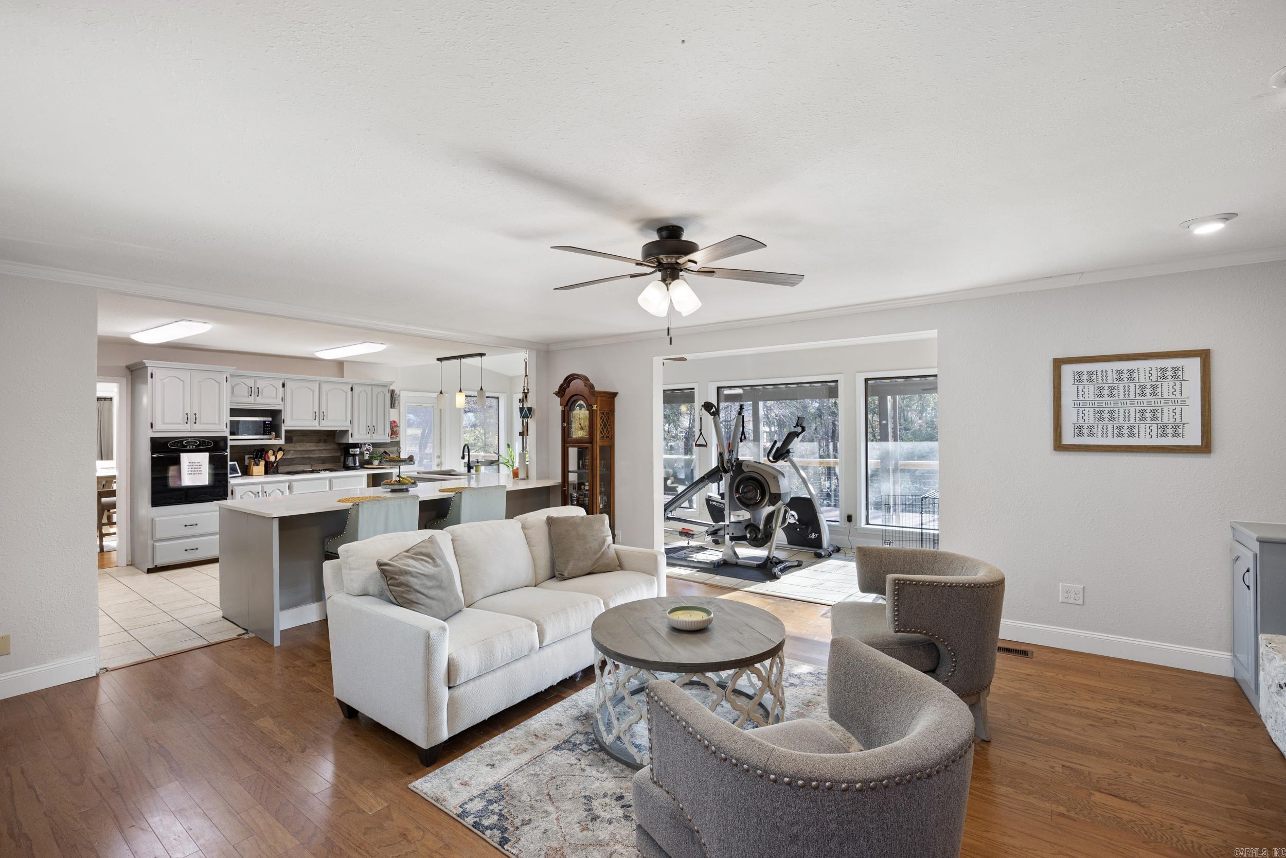 1424 N Lands End Pt  Russellville, AR