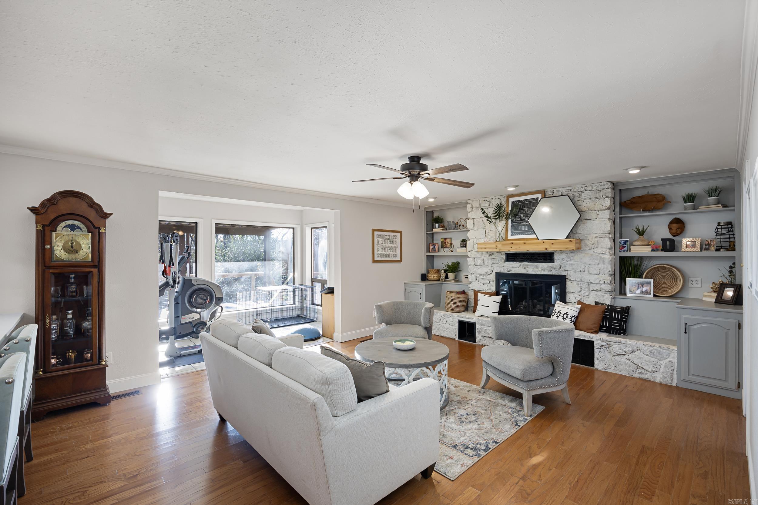 1424 N Lands End Pt  Russellville, AR