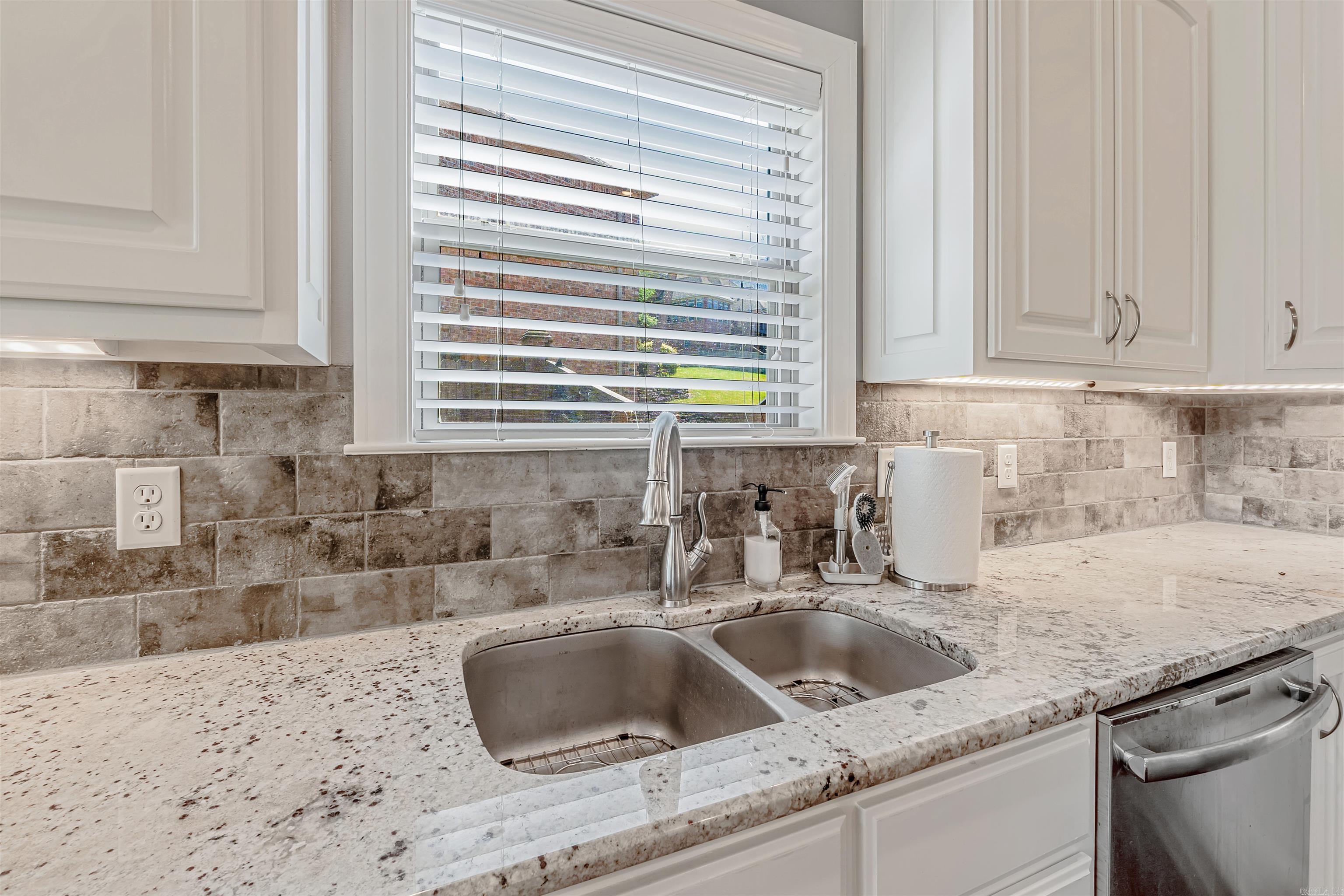 6 Commentry  Little Rock, AR