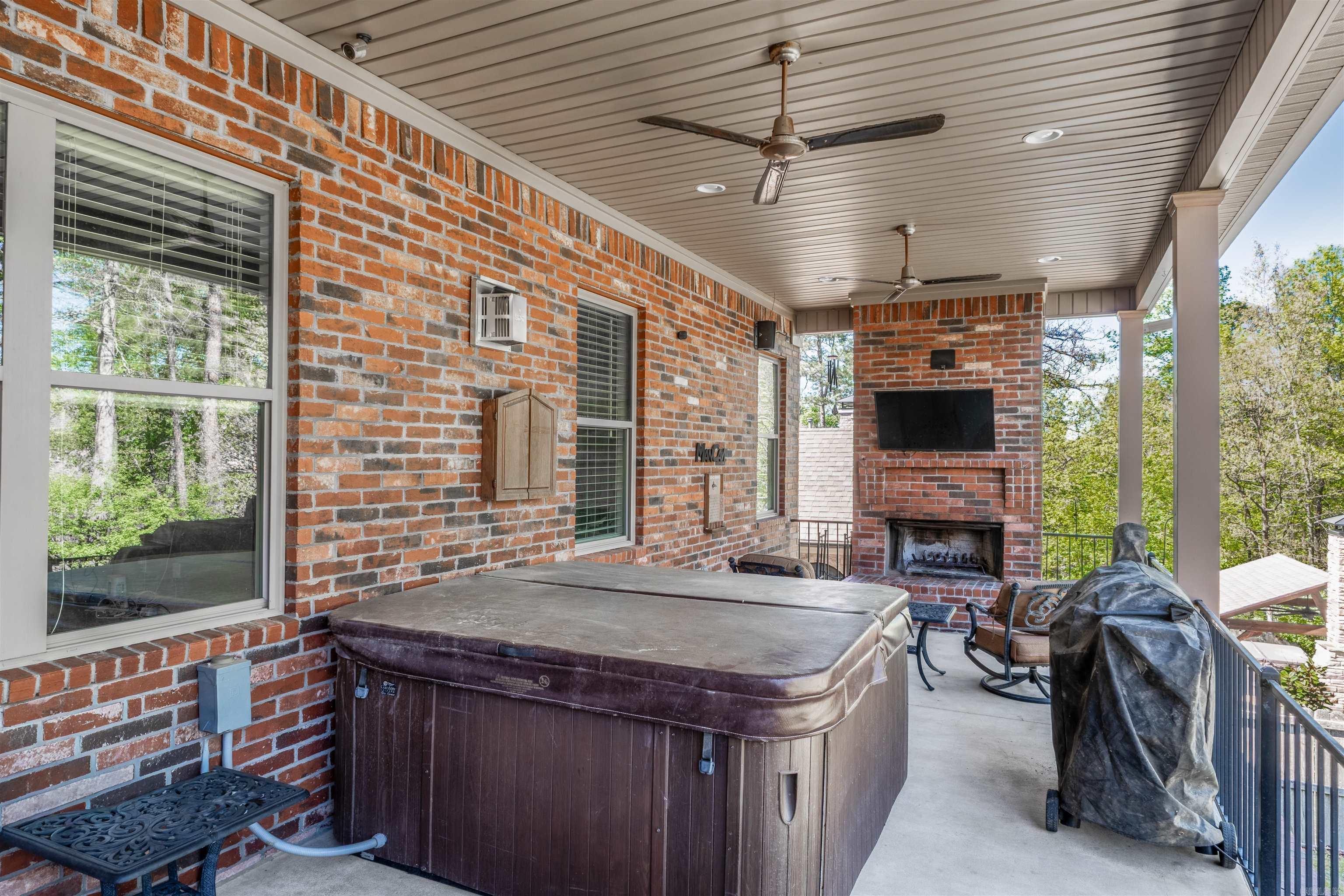 6 Commentry  Little Rock, AR